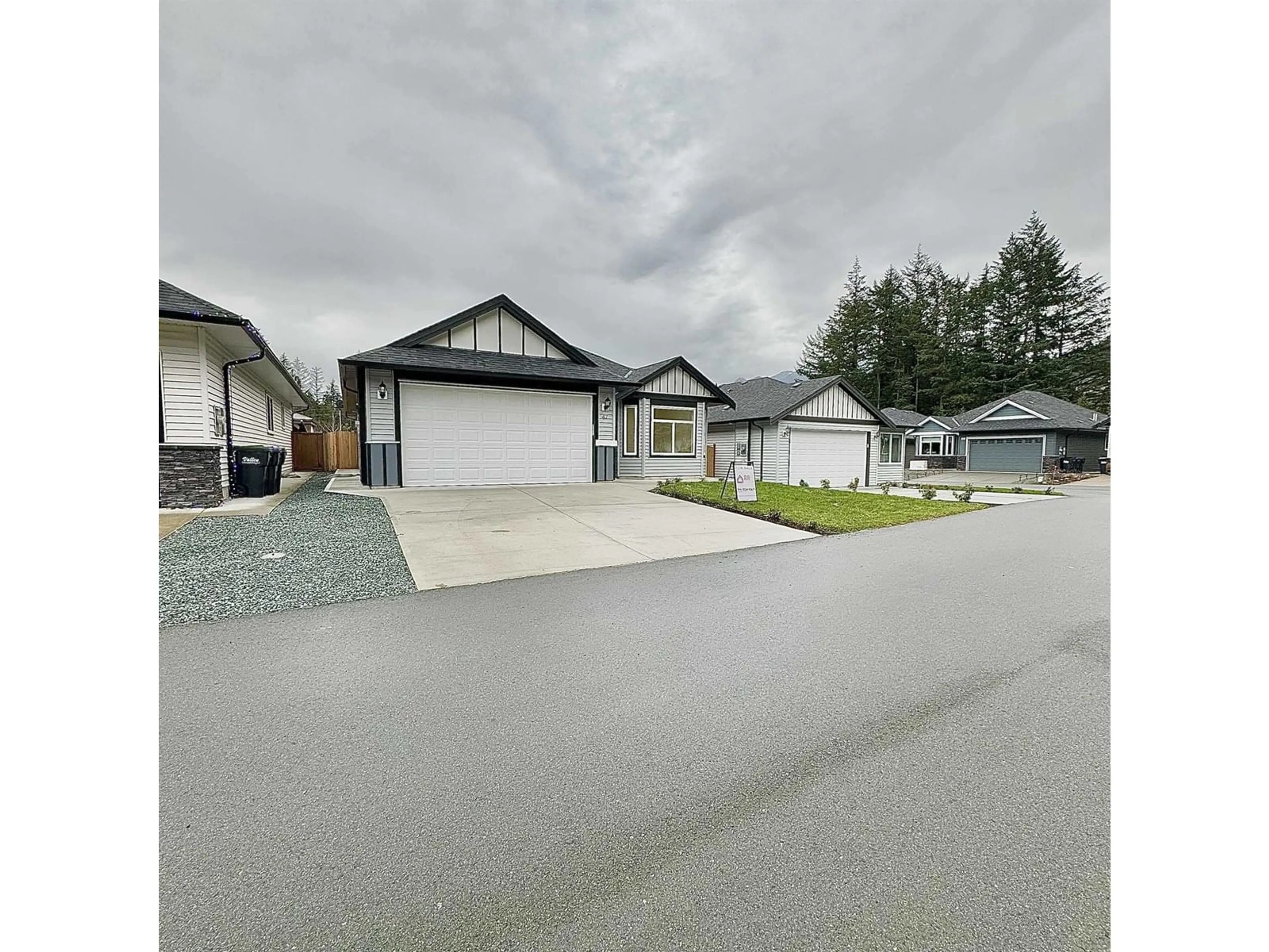 A pic from outside/outdoor area/front of a property/back of a property/a pic from drone, street for 47 - 20118 BEACON ROAD, Hope British Columbia V0X1L2