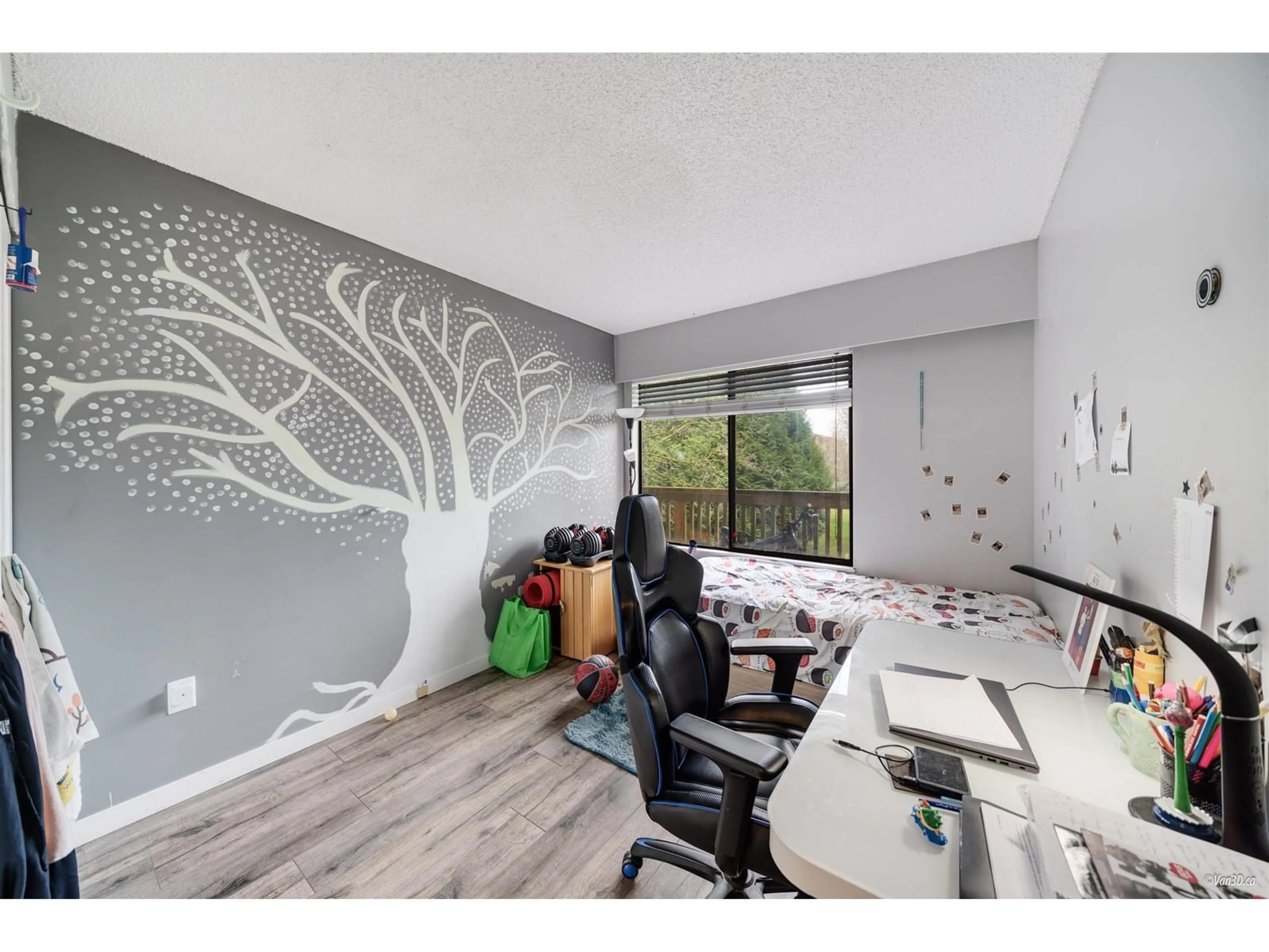 A pic of a room for 201 - 14925 100, Surrey British Columbia V3R1J6