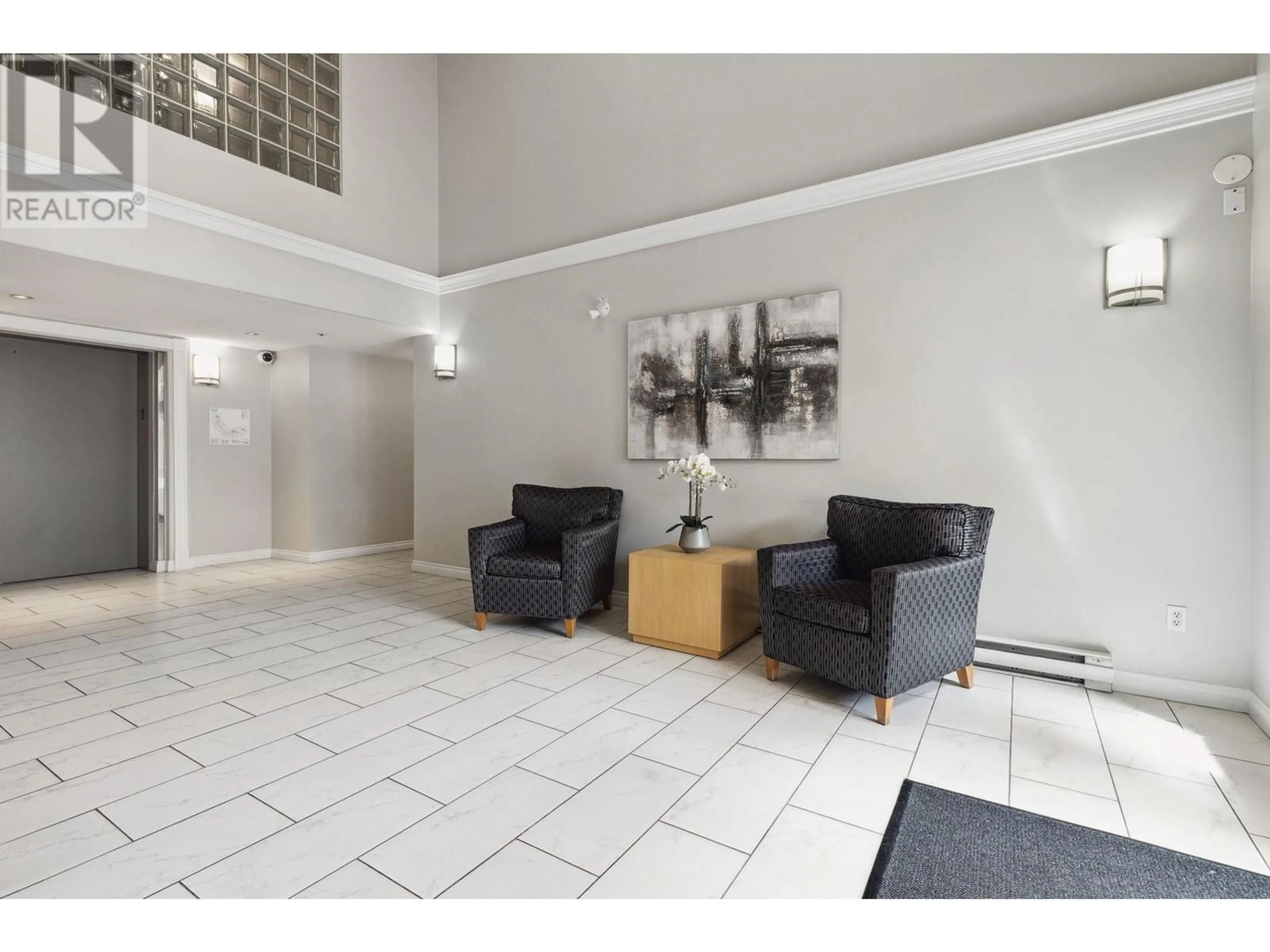 Lobby for 203 - 2960 PRINCESS CRESCENT, Coquitlam British Columbia V3B7P2