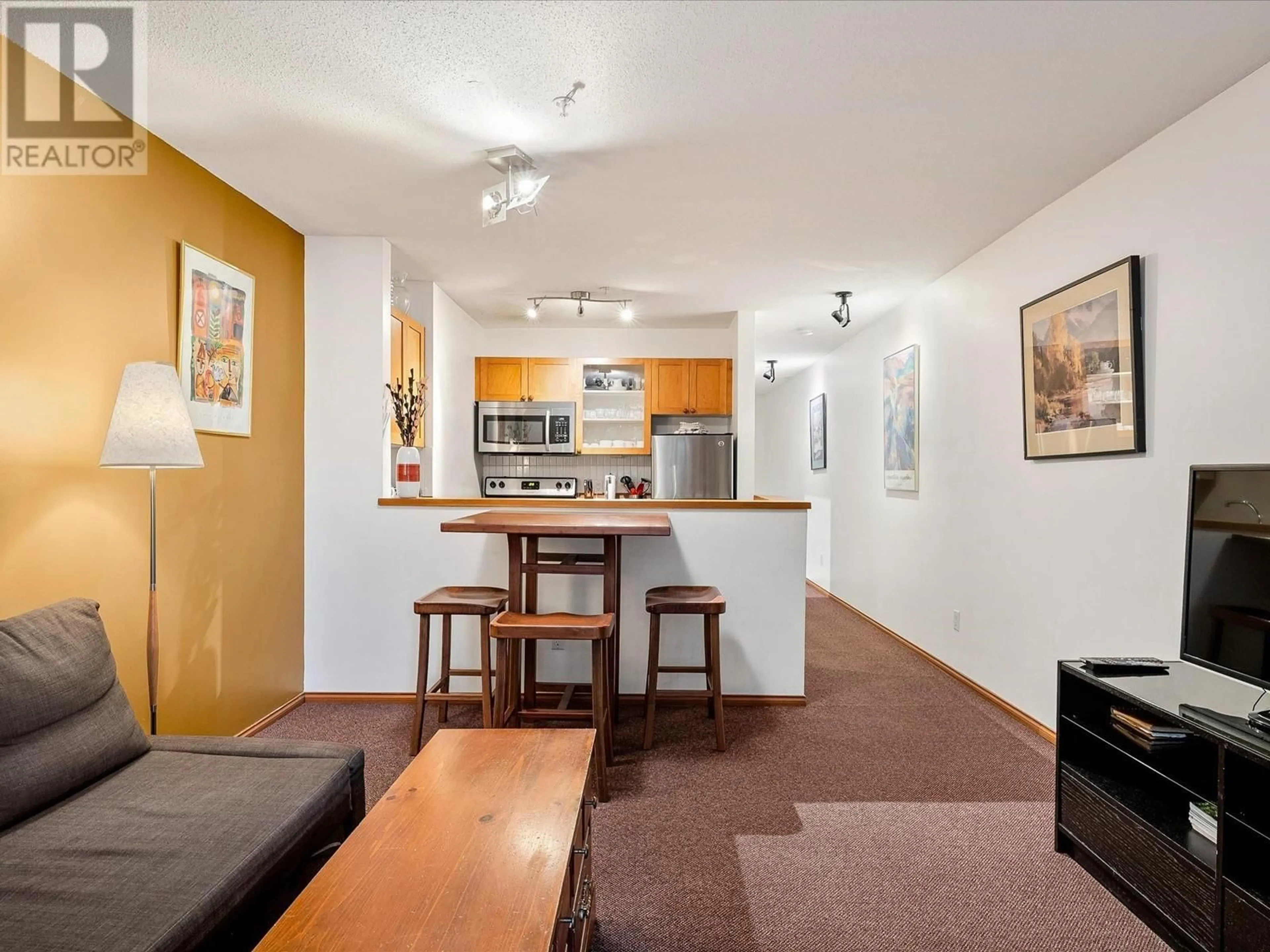 Open concept kitchen, unknown for 112 - 4388 NORTHLANDS BOULEVARD, Whistler British Columbia V0N1B4
