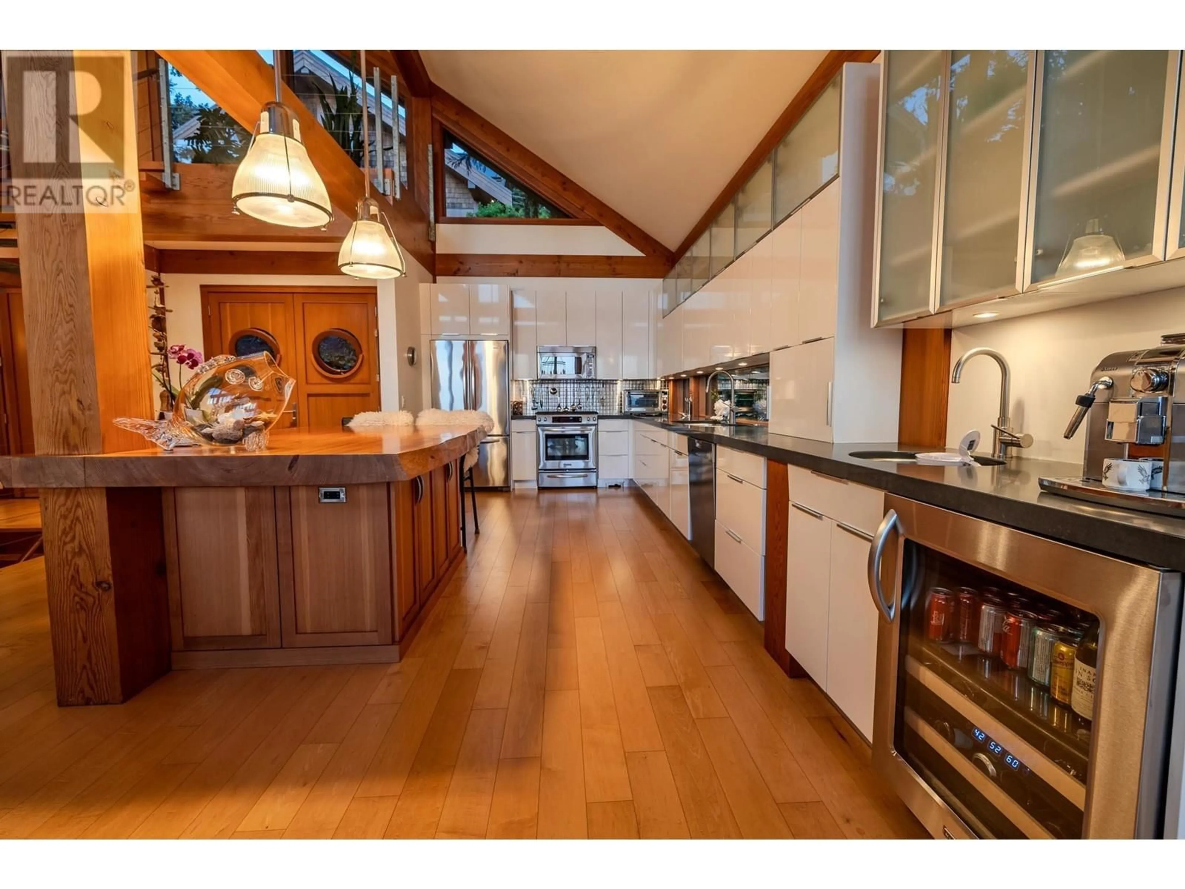 Open concept kitchen, unknown for 4865 SUNSHINE COAST HIGHWAY, Sechelt British Columbia V7Z0B6