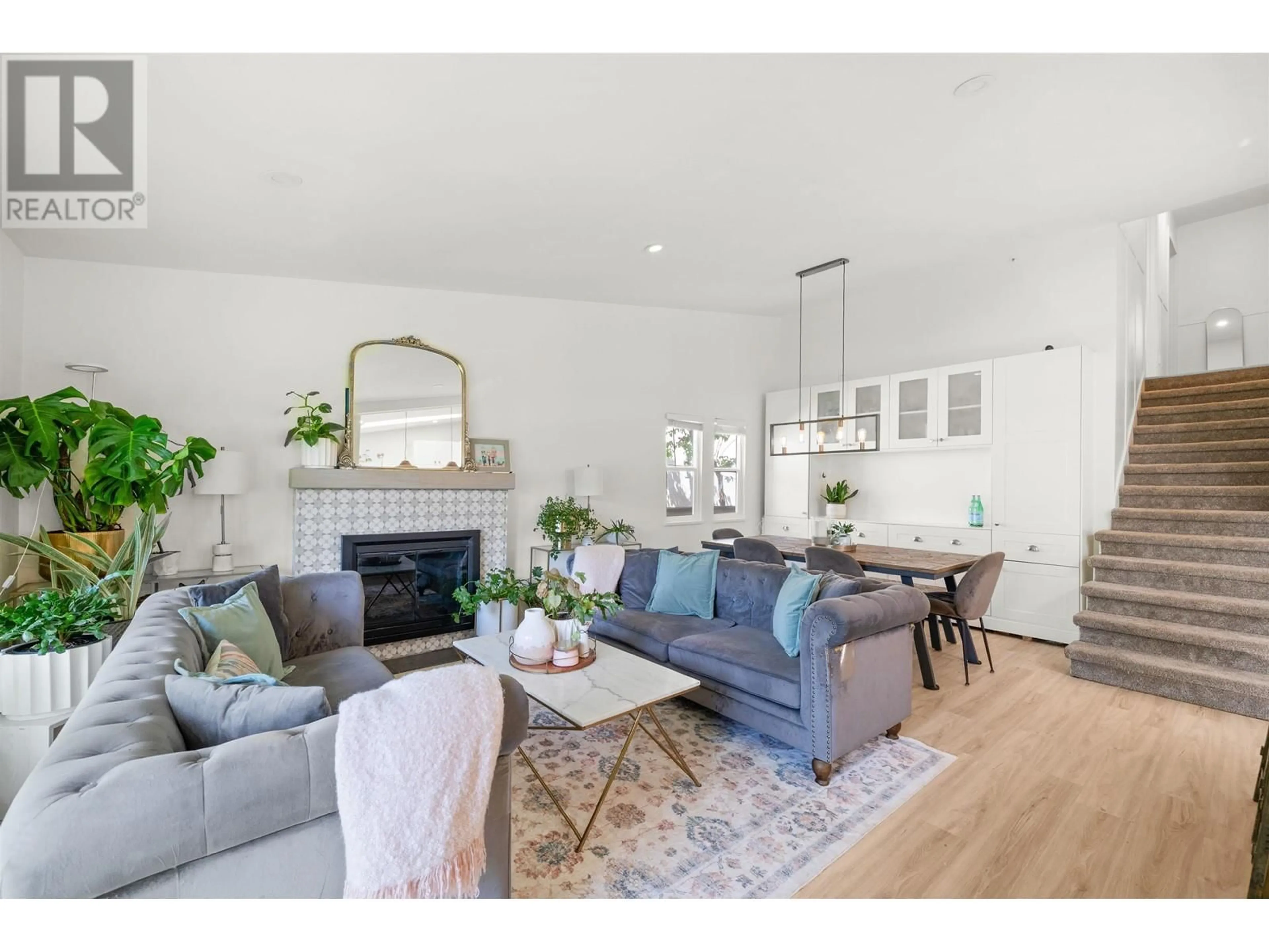 Living room with furniture, wood/laminate floor for 3456 VINCENT STREET, Port Coquitlam British Columbia V3B3T7