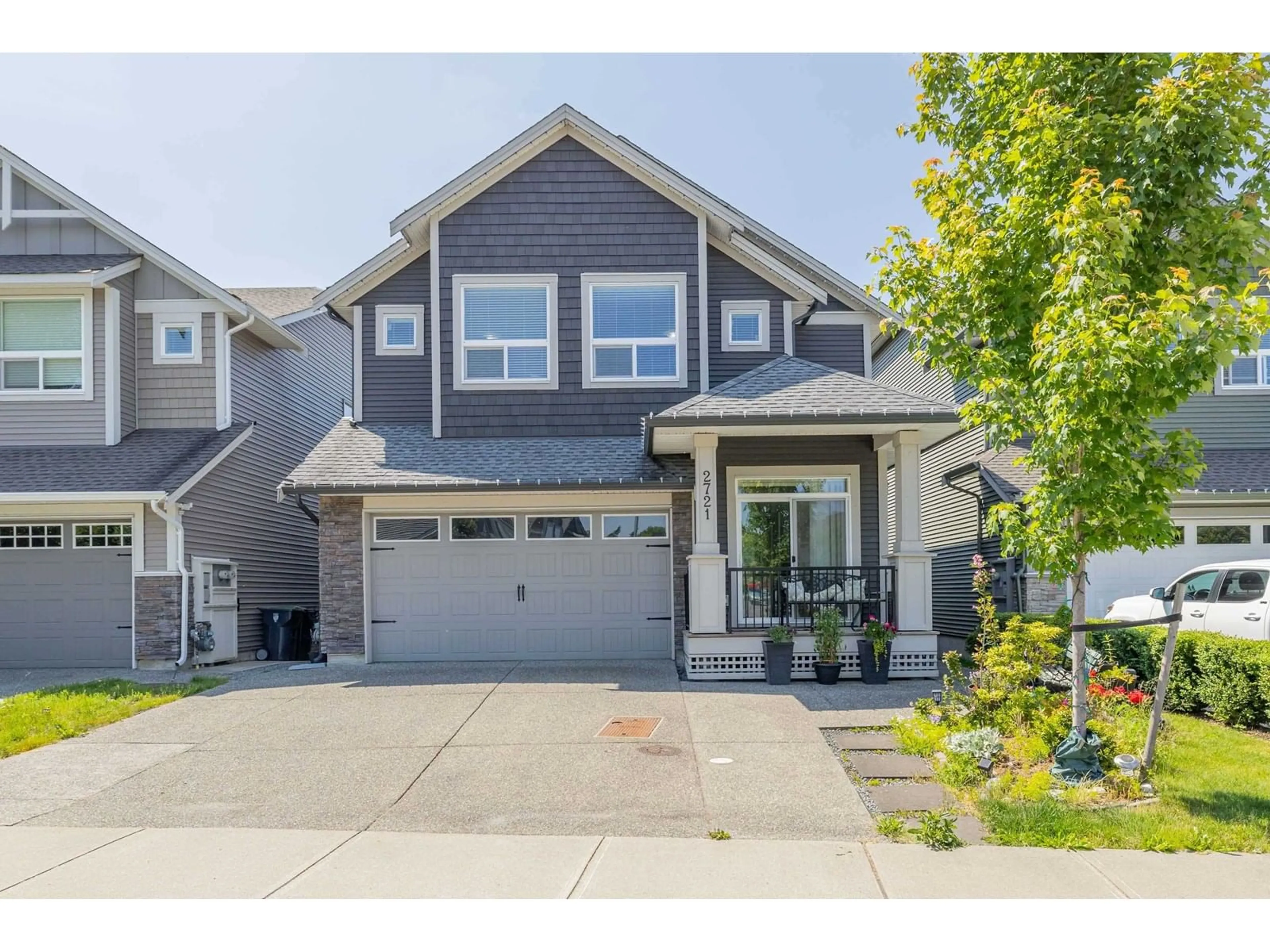Home with vinyl exterior material, street for 2721 275A, Langley British Columbia V4W0C4