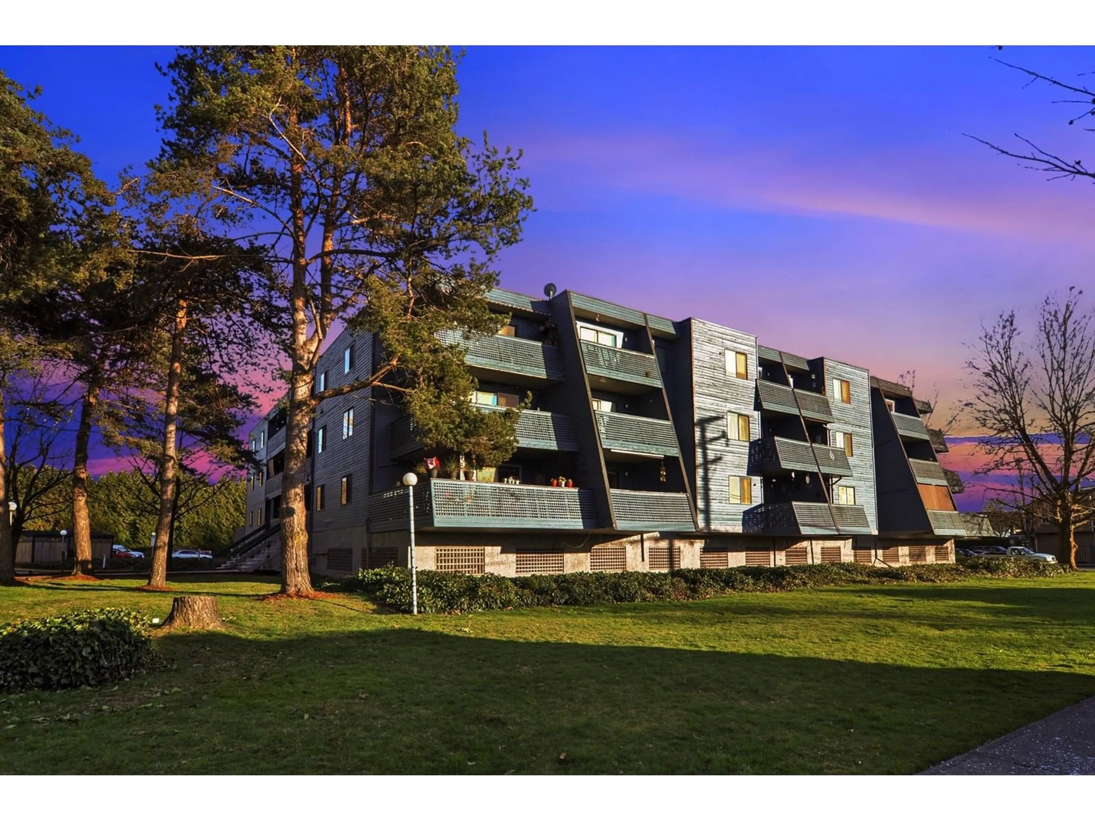 A pic from outside/outdoor area/front of a property/back of a property/a pic from drone, building for 310 - 5906 176A, Surrey British Columbia V3S4H7