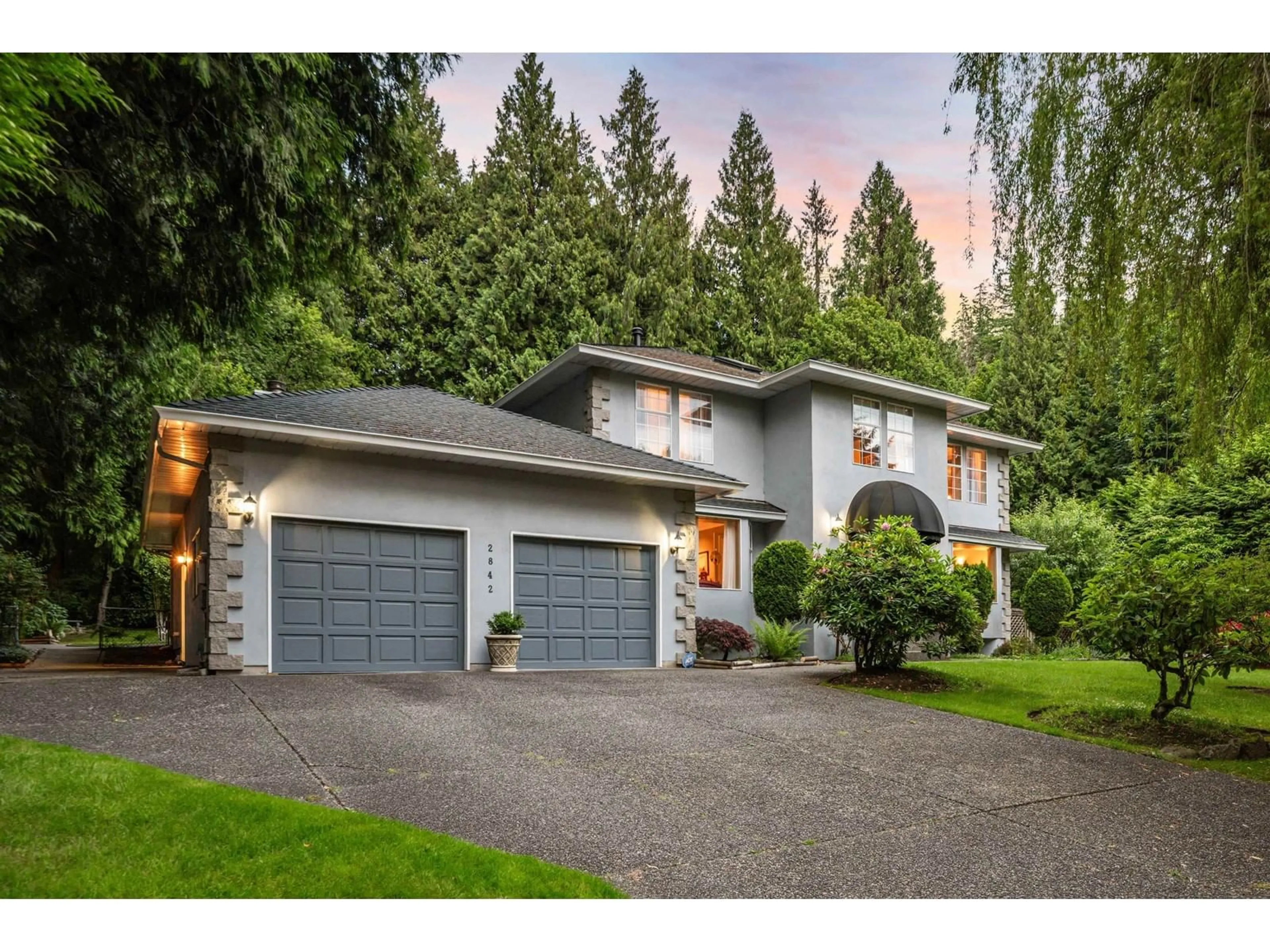 Home with vinyl exterior material, street for 2842 130, Surrey British Columbia V4P1J7