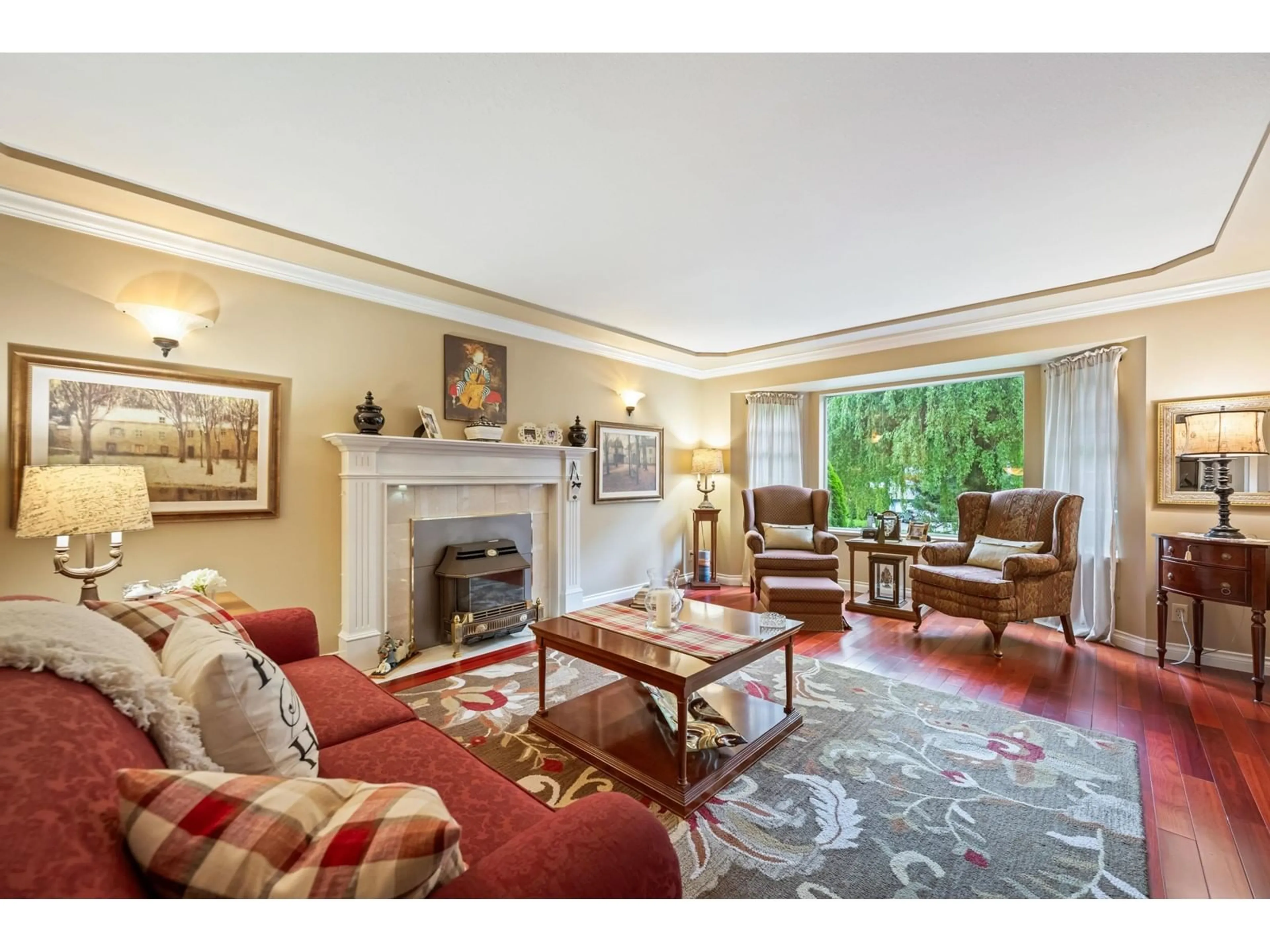 Living room with furniture, unknown for 2842 130, Surrey British Columbia V4P1J7