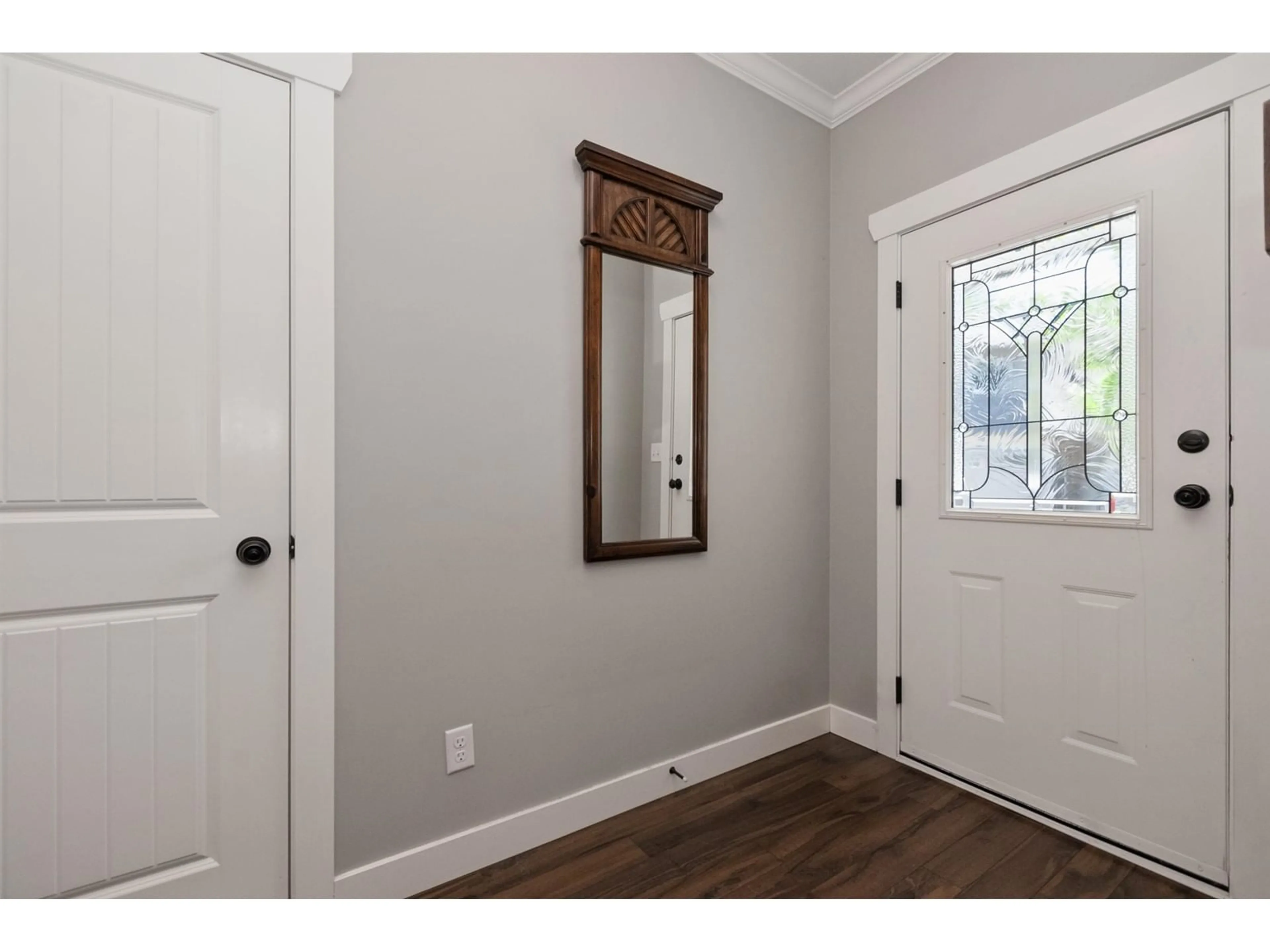 Indoor entryway for 27 - 46791 HUDSON ROAD, Chilliwack British Columbia V2R0L5
