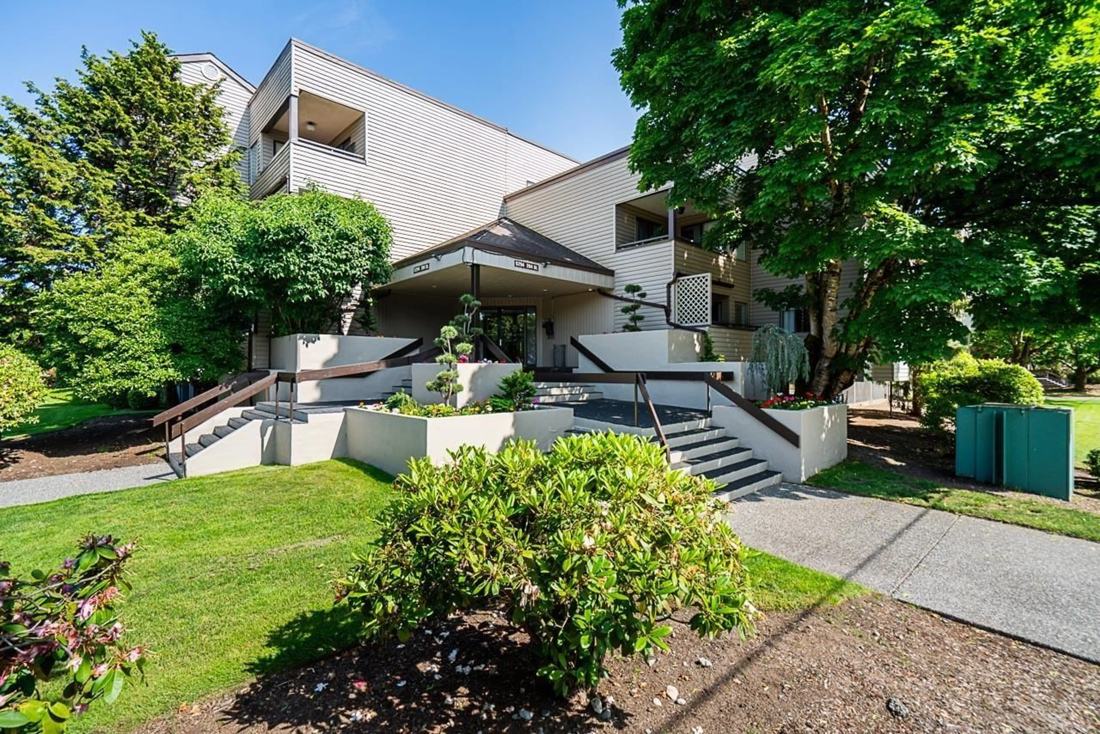 Patio, unknown for 311 - 5294 204, Langley British Columbia V3A1Z1