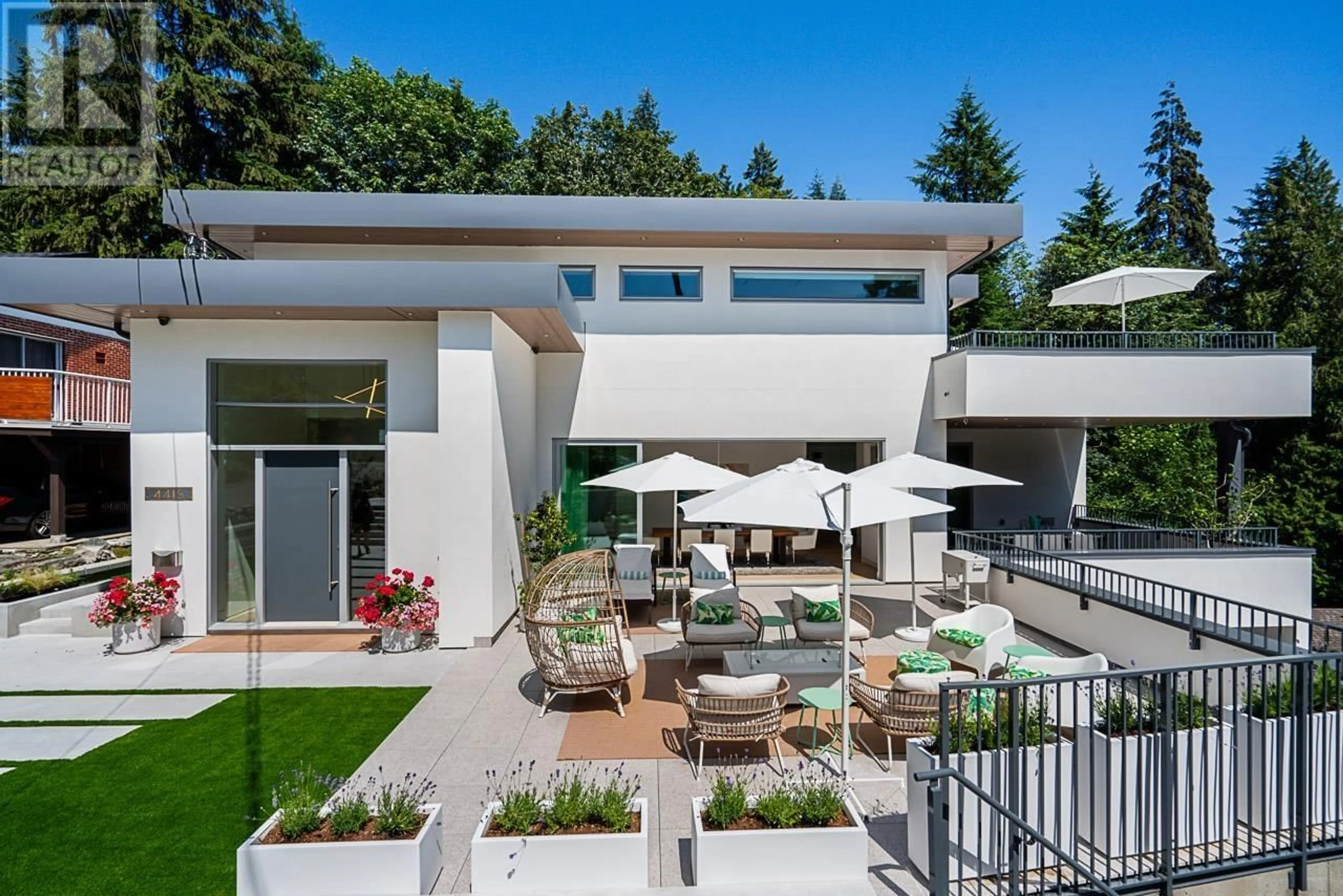 Patio, street for 4415 STONE CRESCENT, West Vancouver British Columbia V7W1B8