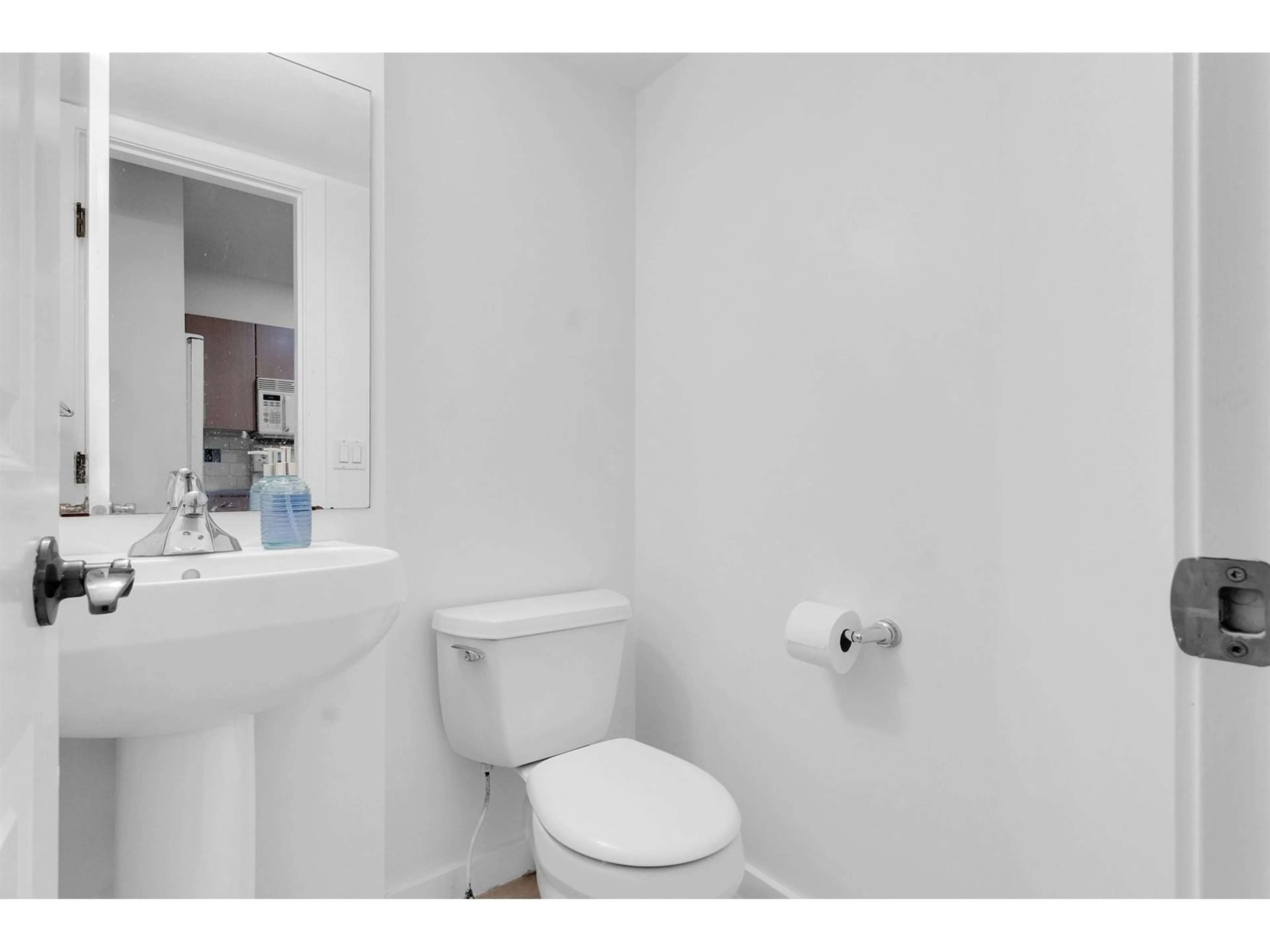 Standard bathroom, unknown for 162 - 15236 36, Surrey British Columbia V3Z2B3