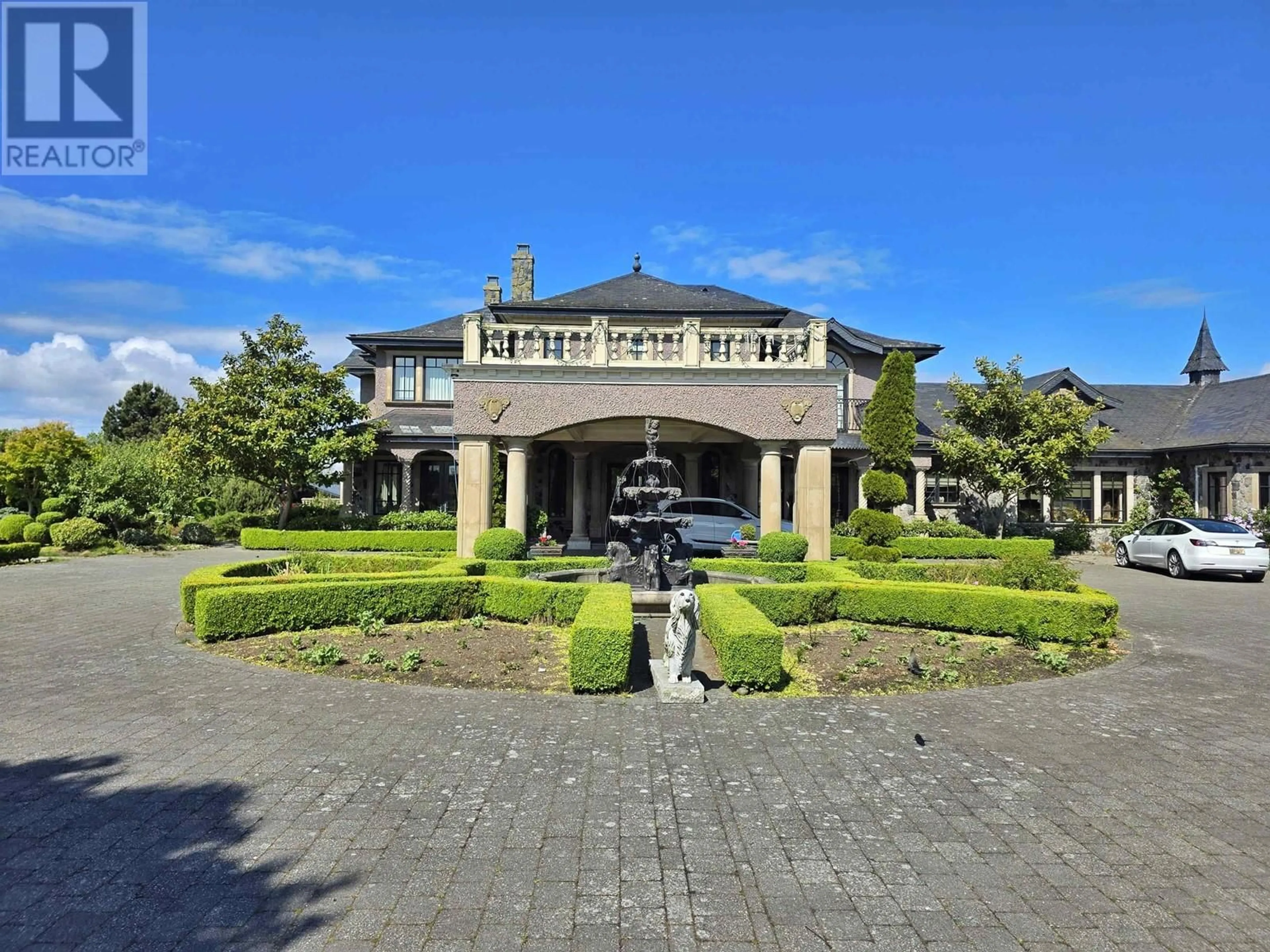 A pic from outside/outdoor area/front of a property/back of a property/a pic from drone, street for 3255 72ND STREET, Delta British Columbia V4K3N2
