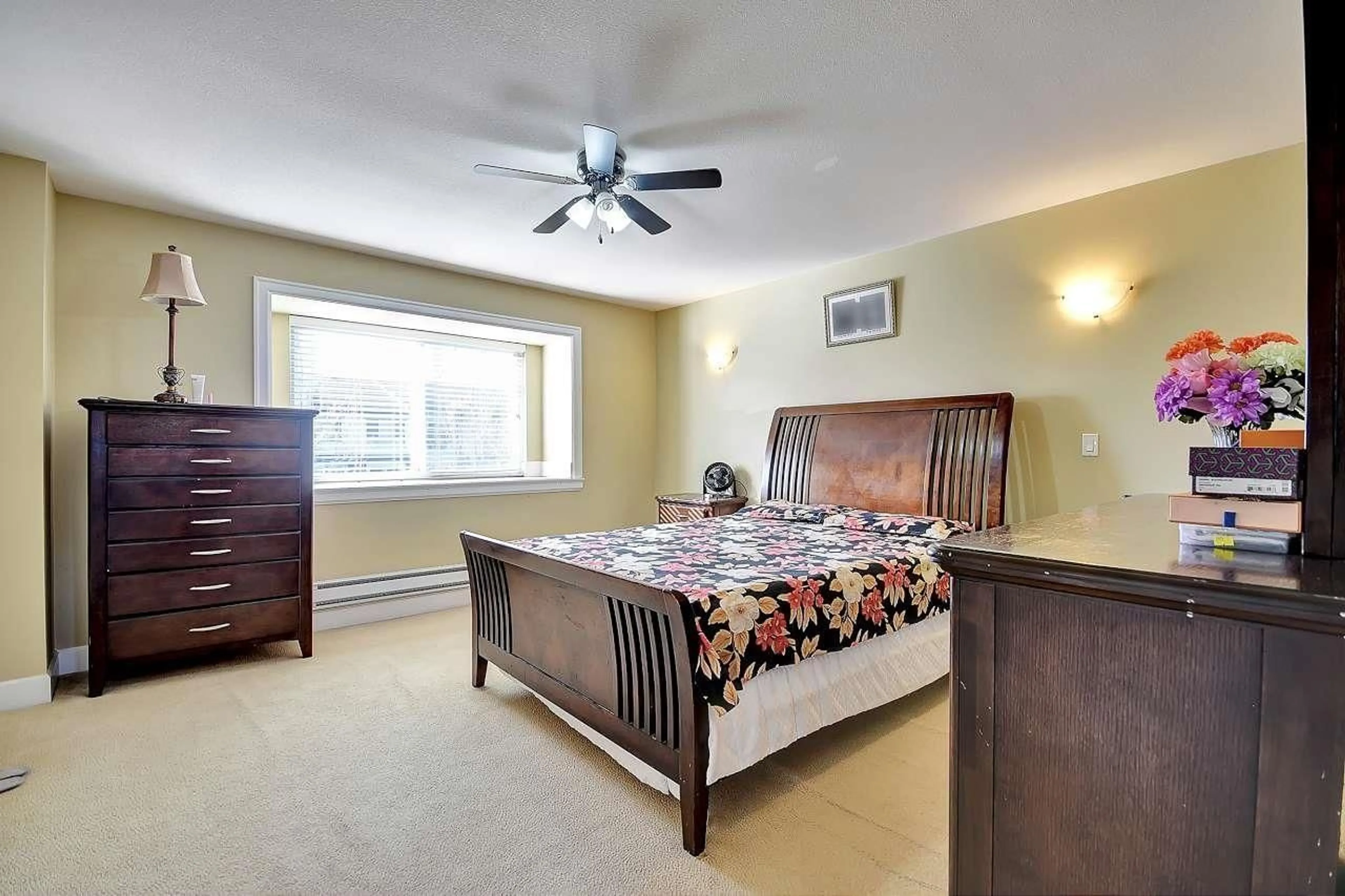 Bedroom with bed, unknown for 6628 121, Surrey British Columbia V3W1W3