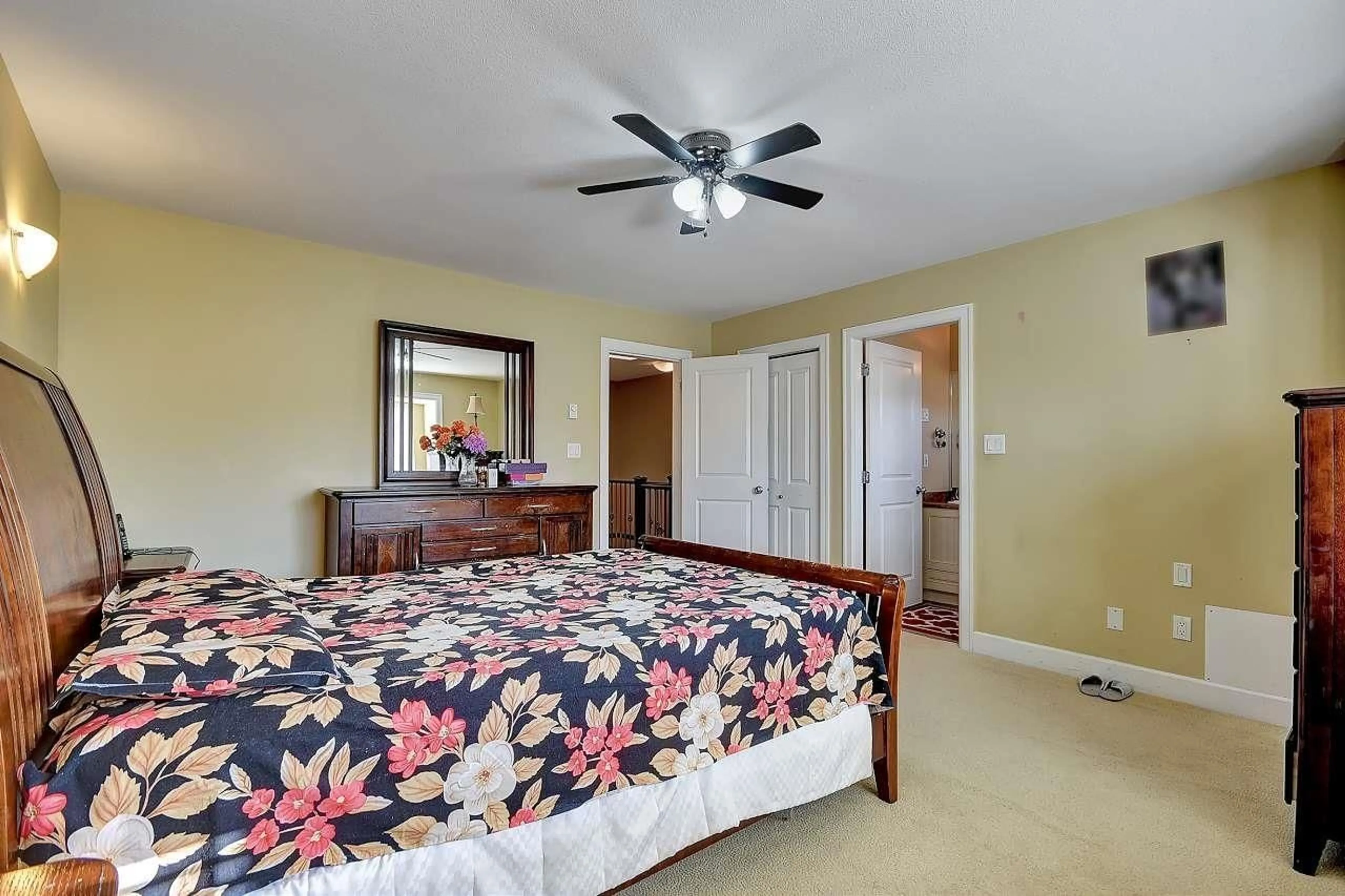 A pic of a room for 6628 121, Surrey British Columbia V3W1W3