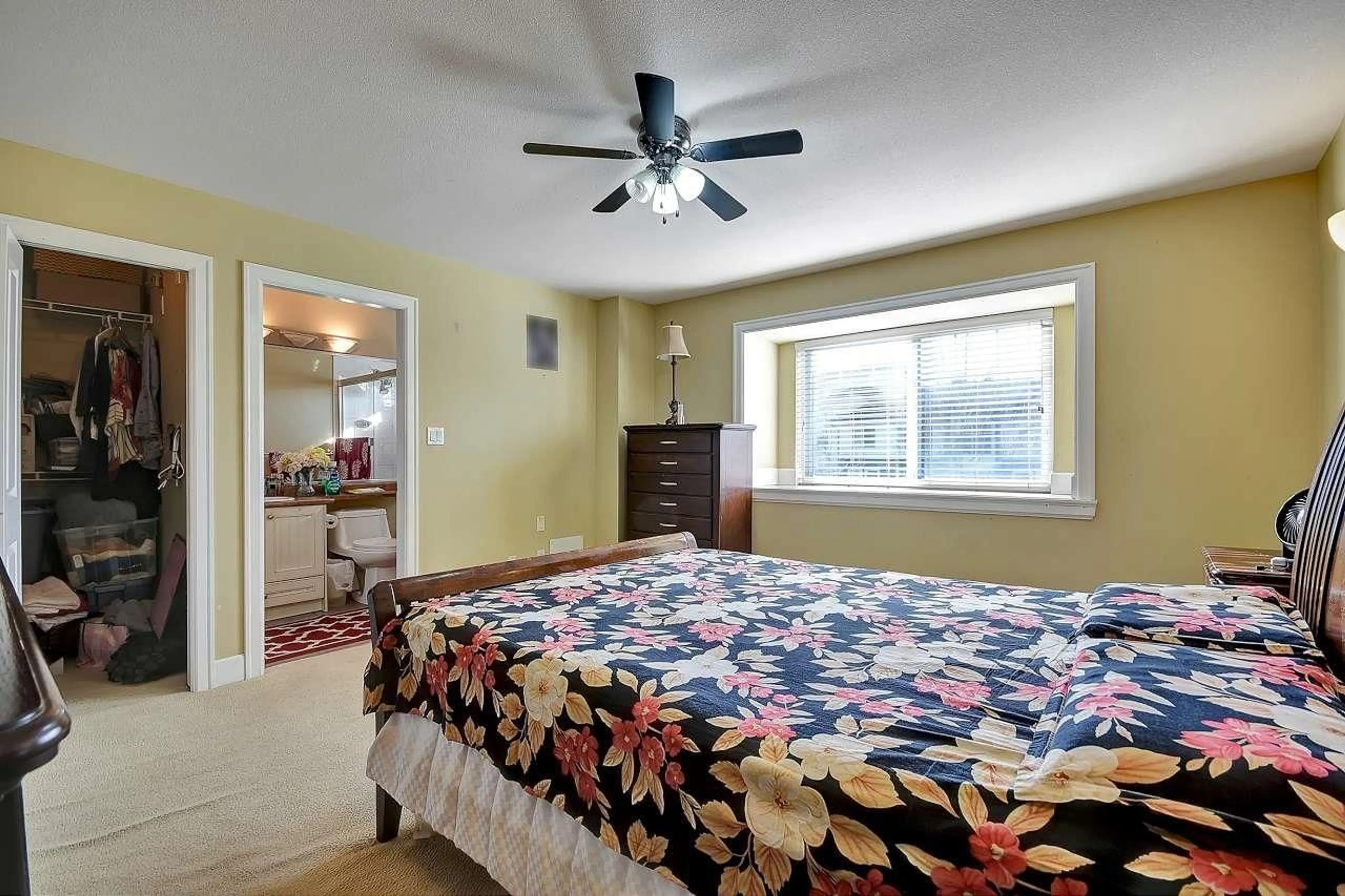 Bedroom with bed, unknown for 6628 121, Surrey British Columbia V3W1W3