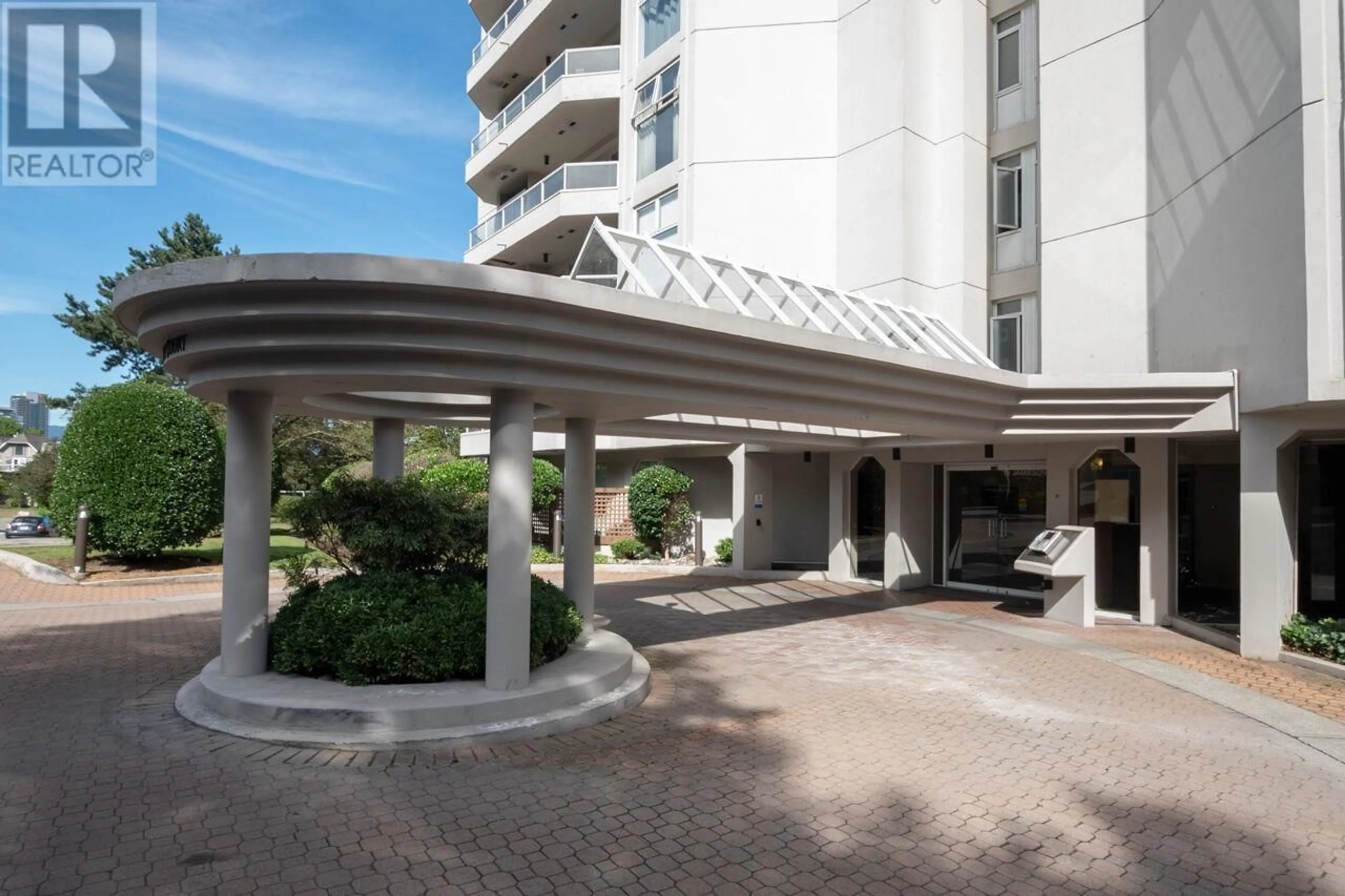 Indoor foyer for 801 - 71 JAMIESON COURT, New Westminster British Columbia V3L5R4