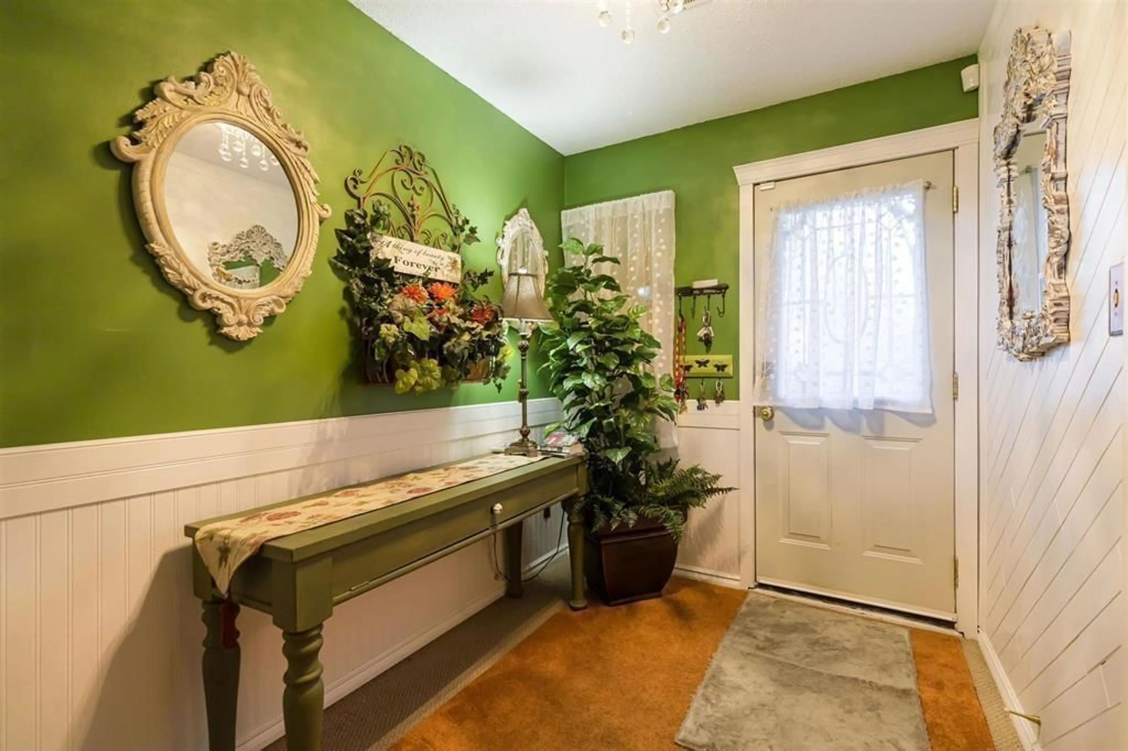 Indoor entryway for 11924 & - 11926 90A, Delta British Columbia V4C3J3