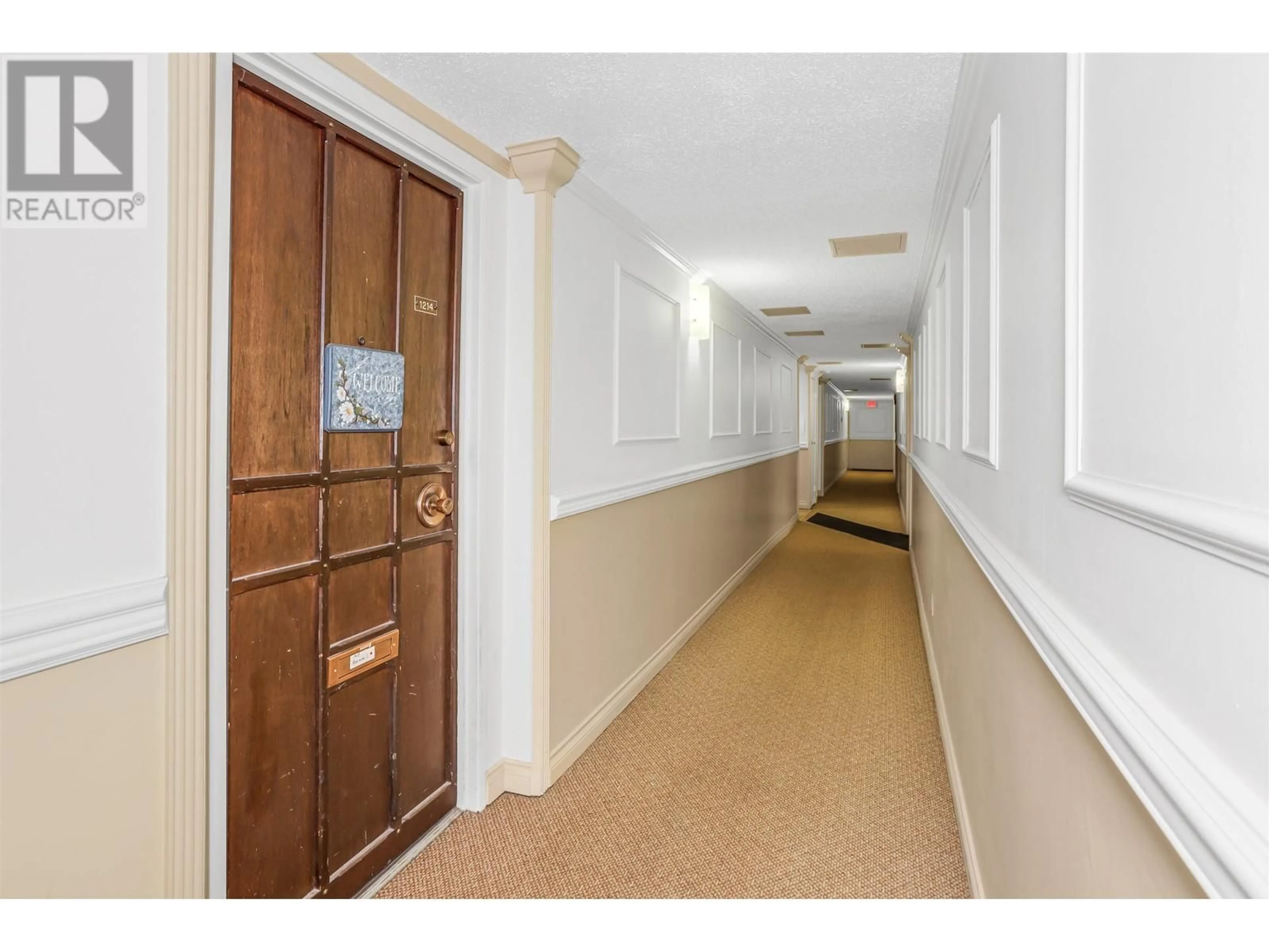 Indoor foyer for 1214 - 235 KEITH ROAD, West Vancouver British Columbia V7T1L5