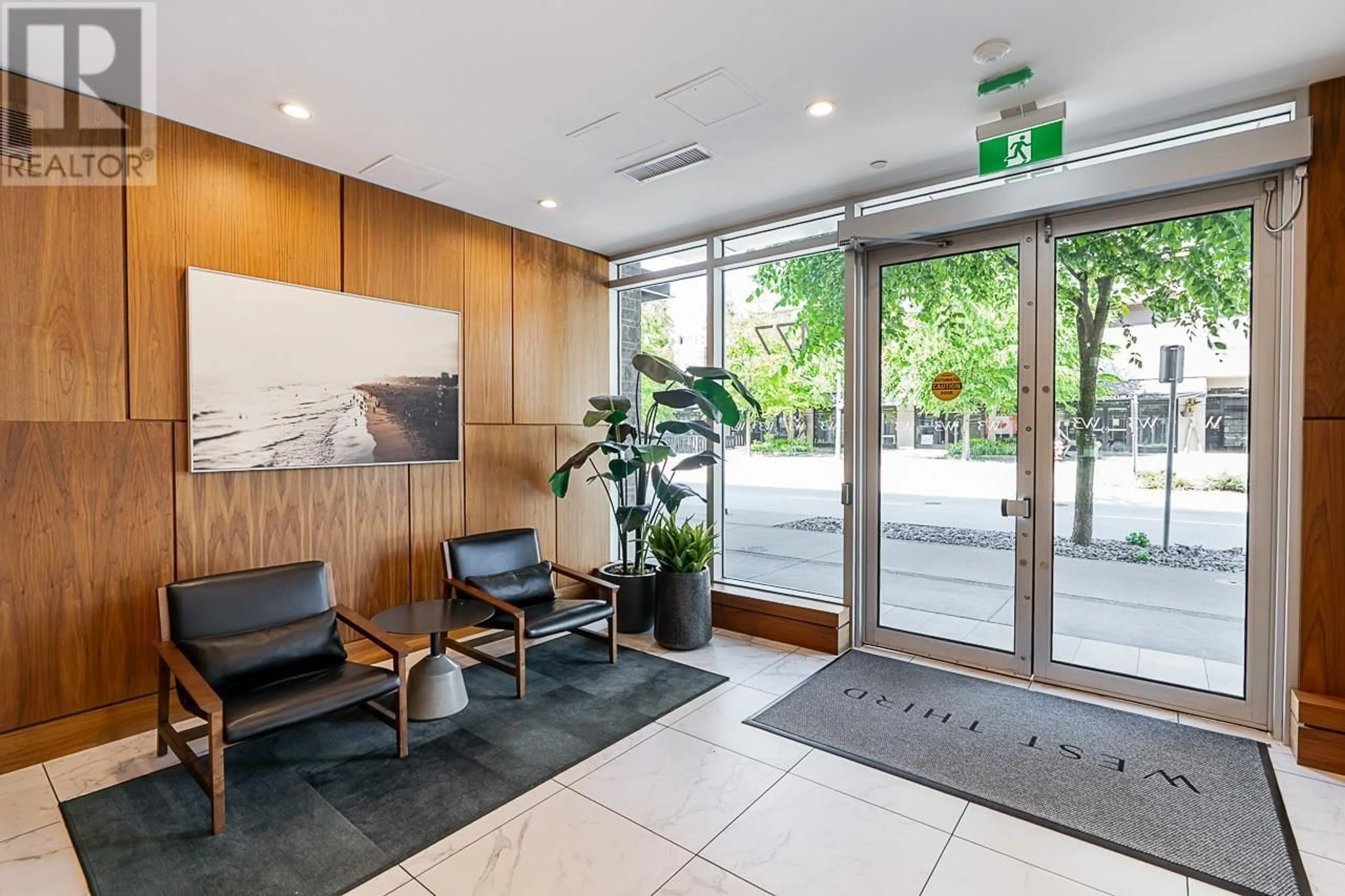 Indoor foyer for 408 - 177 3RD STREET, North Vancouver British Columbia V7M0G5