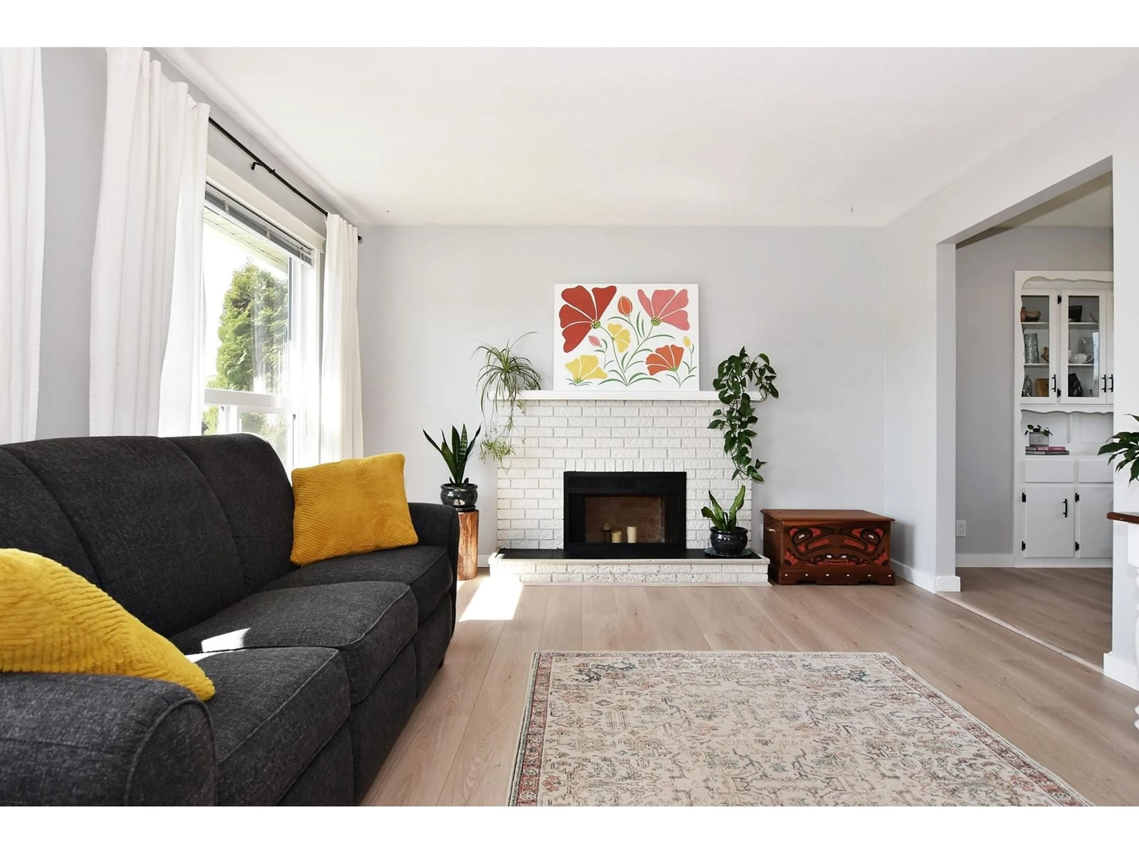 Living room with furniture, unknown for 33551 KINSALE, Abbotsford British Columbia V2S8B2