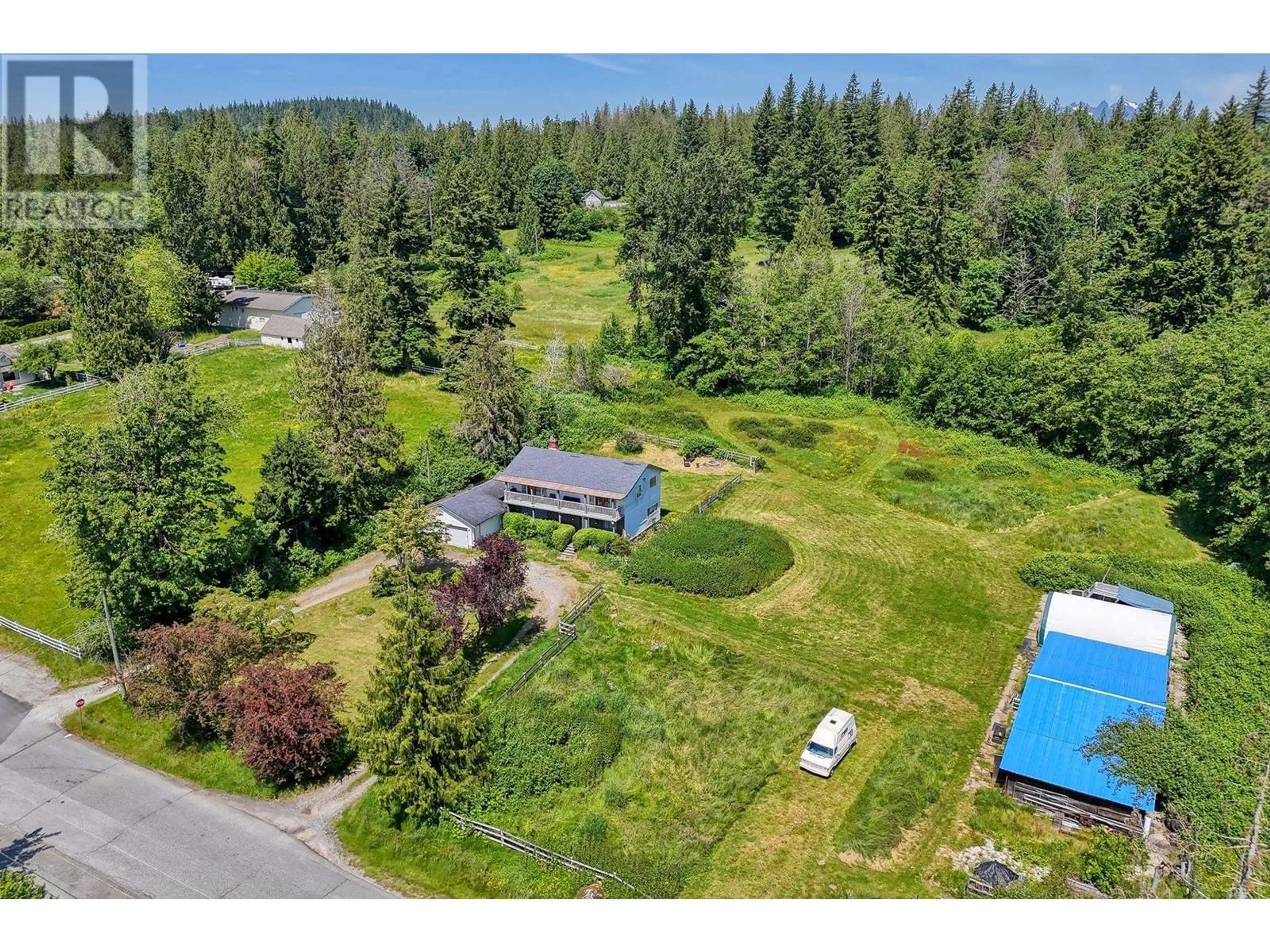 A pic from outside/outdoor area/front of a property/back of a property/a pic from drone, unknown for 10022 ROLLEY CRESCENT, Maple Ridge British Columbia V2W1J9