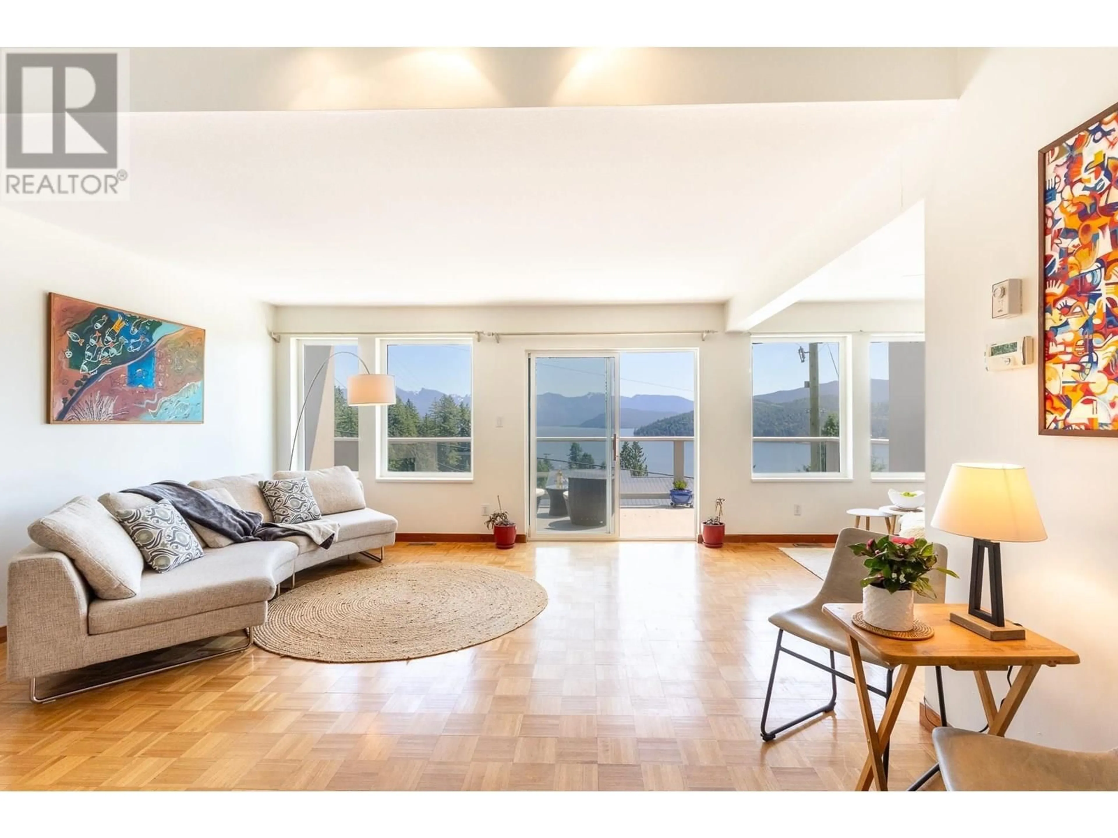 Living room with furniture, unknown for 511 CENTRAL AVENUE, Gibsons British Columbia V0N1V1