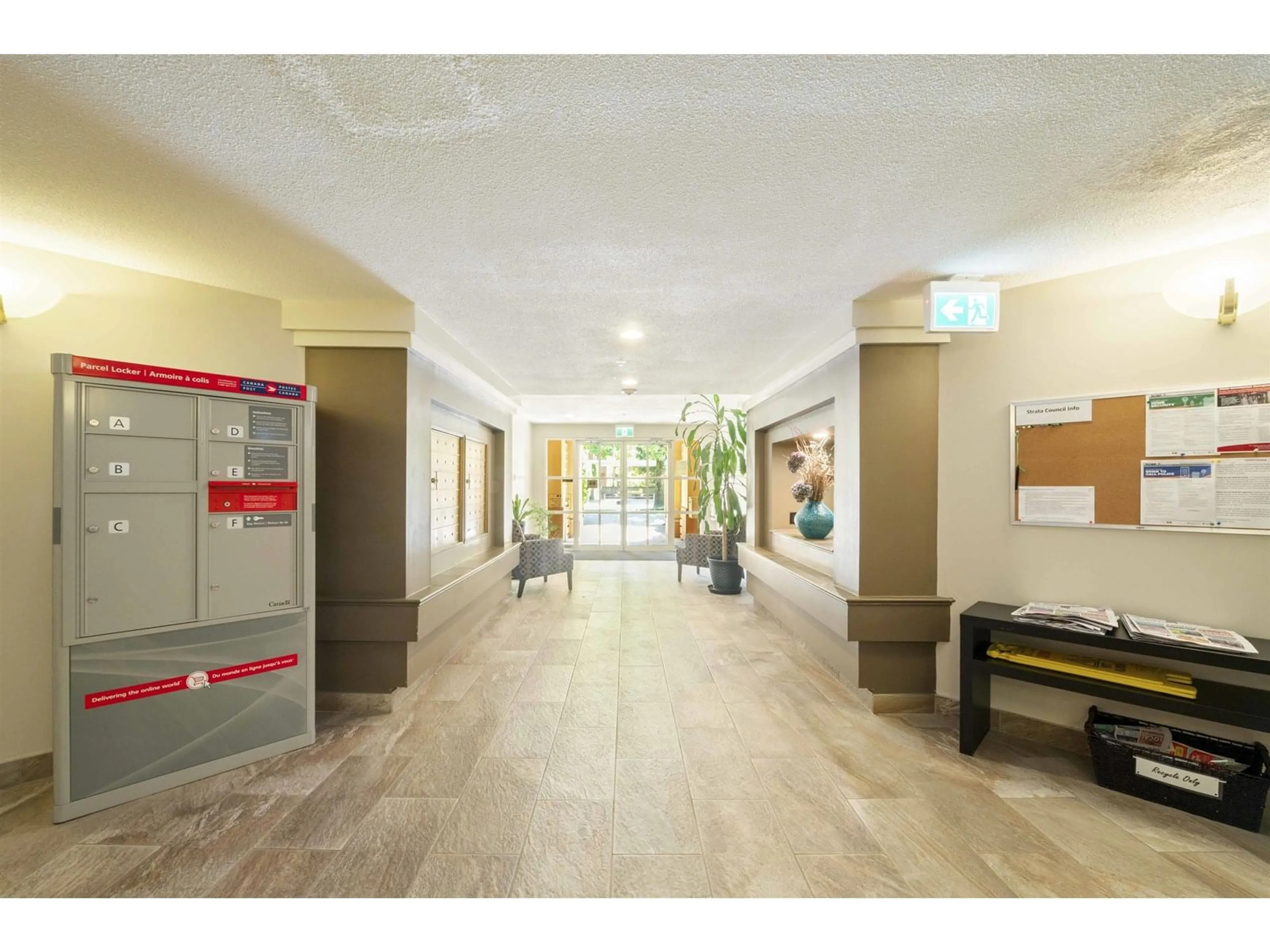 Indoor foyer for 208 - 15185 22, Surrey British Columbia V4A9T4