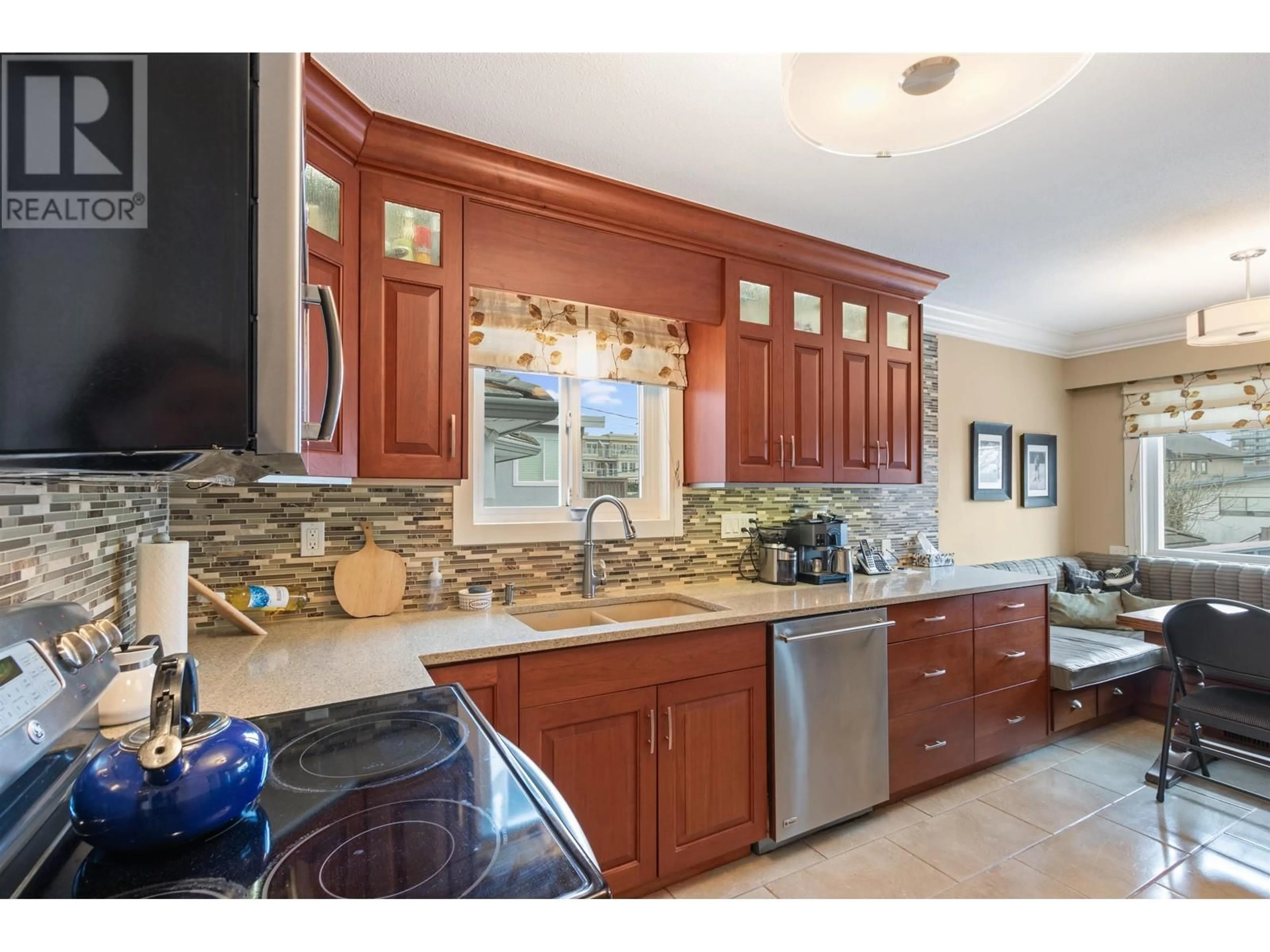 Open concept kitchen, ceramic/tile floor for 1542 65TH AVENUE, Vancouver British Columbia V6P2R1
