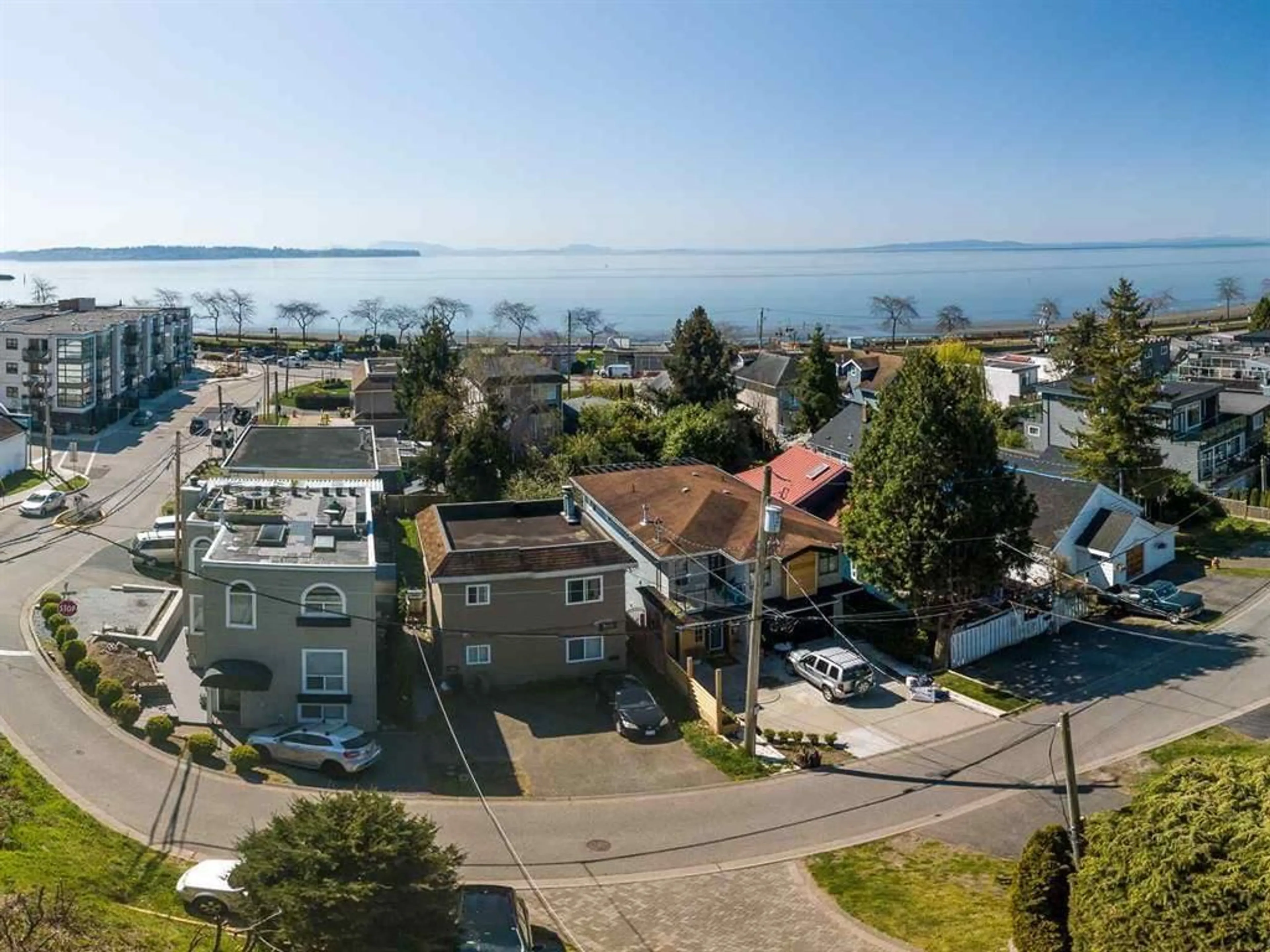 A pic from outside/outdoor area/front of a property/back of a property/a pic from drone, water/lake/river/ocean view for 14788 GORDON, White Rock British Columbia V4B2A7