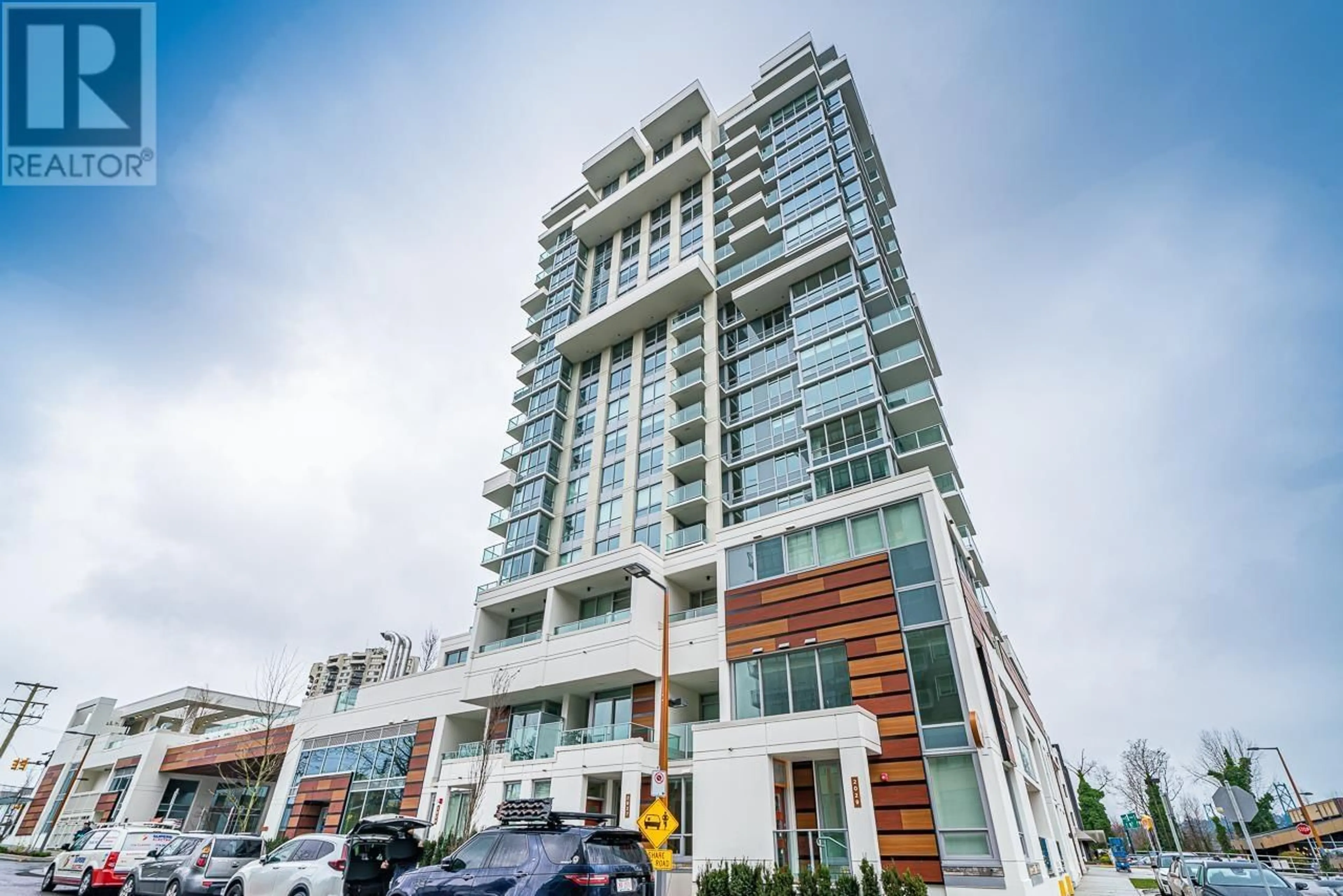 Indoor foyer for 2025 CURLING ROAD, North Vancouver British Columbia V7P0E1