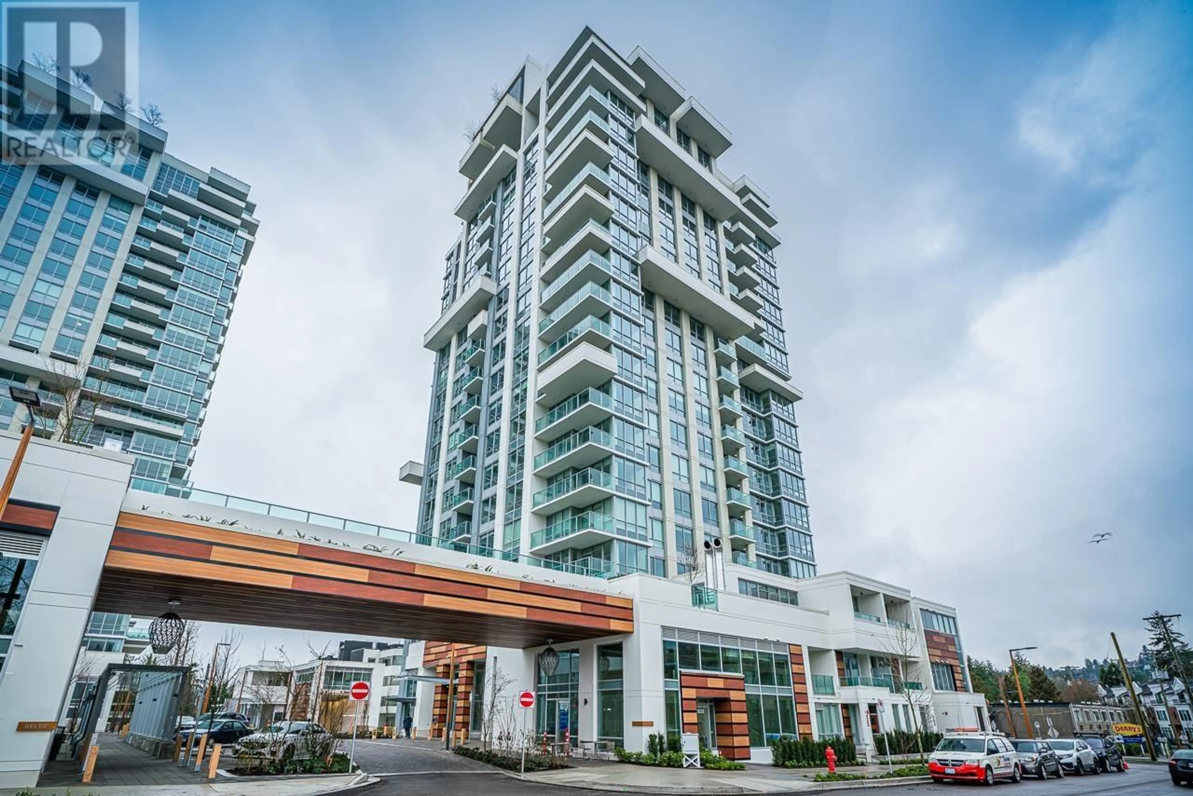 Indoor foyer for 2025 CURLING ROAD, North Vancouver British Columbia V7P0E1