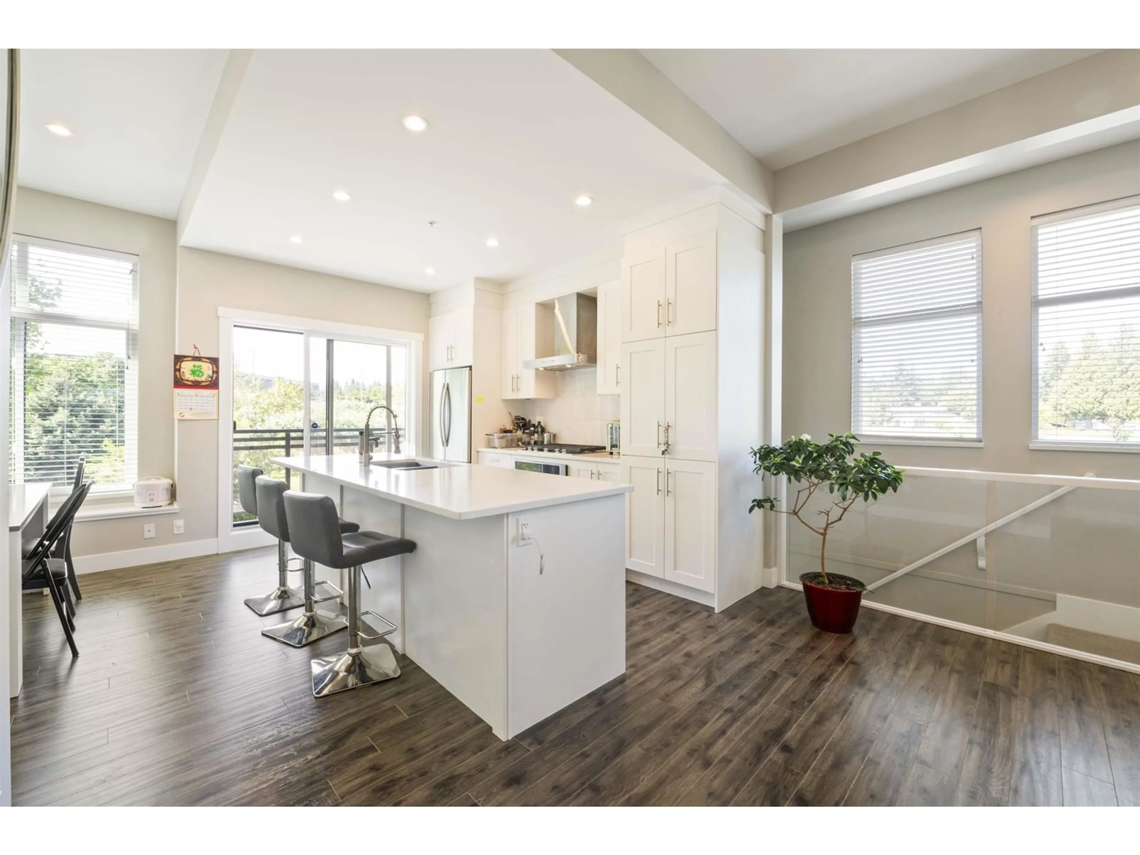 Open concept kitchen, unknown for 21 - 2687 158, Surrey British Columbia V3Z6V6