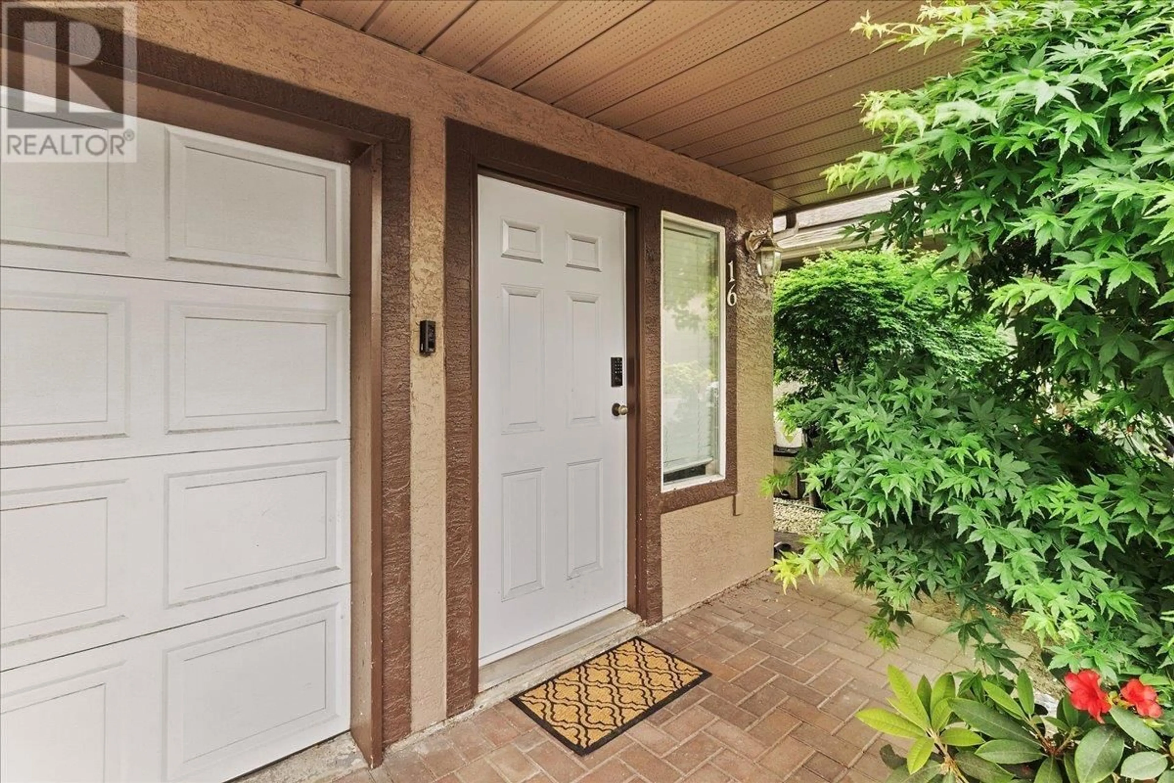 Indoor entryway for 16 - 5380 SMITH DRIVE, Richmond British Columbia V6V2K8