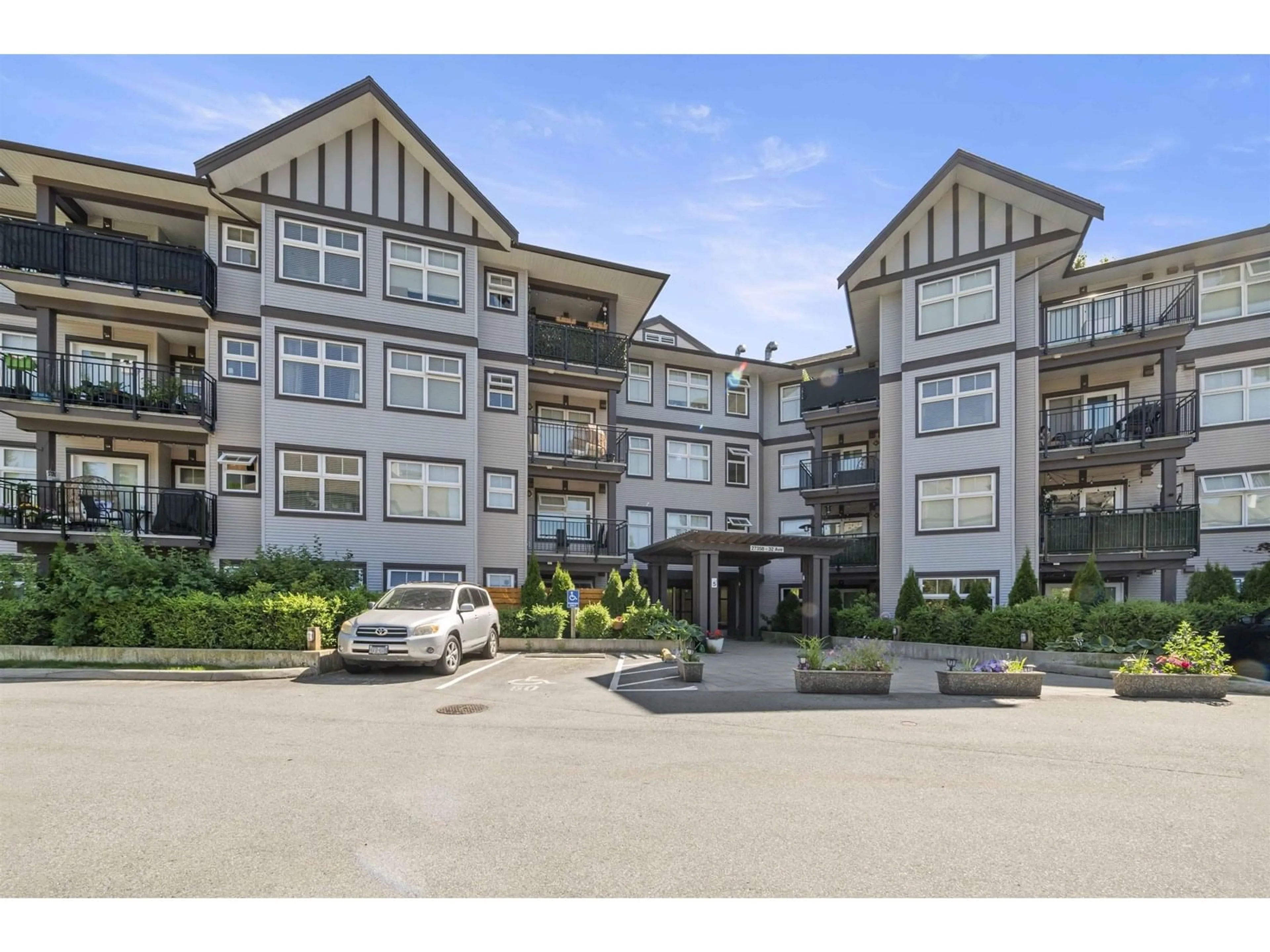 A pic from outside/outdoor area/front of a property/back of a property/a pic from drone, unknown for 367 - 27358 32, Langley British Columbia V4W3M5