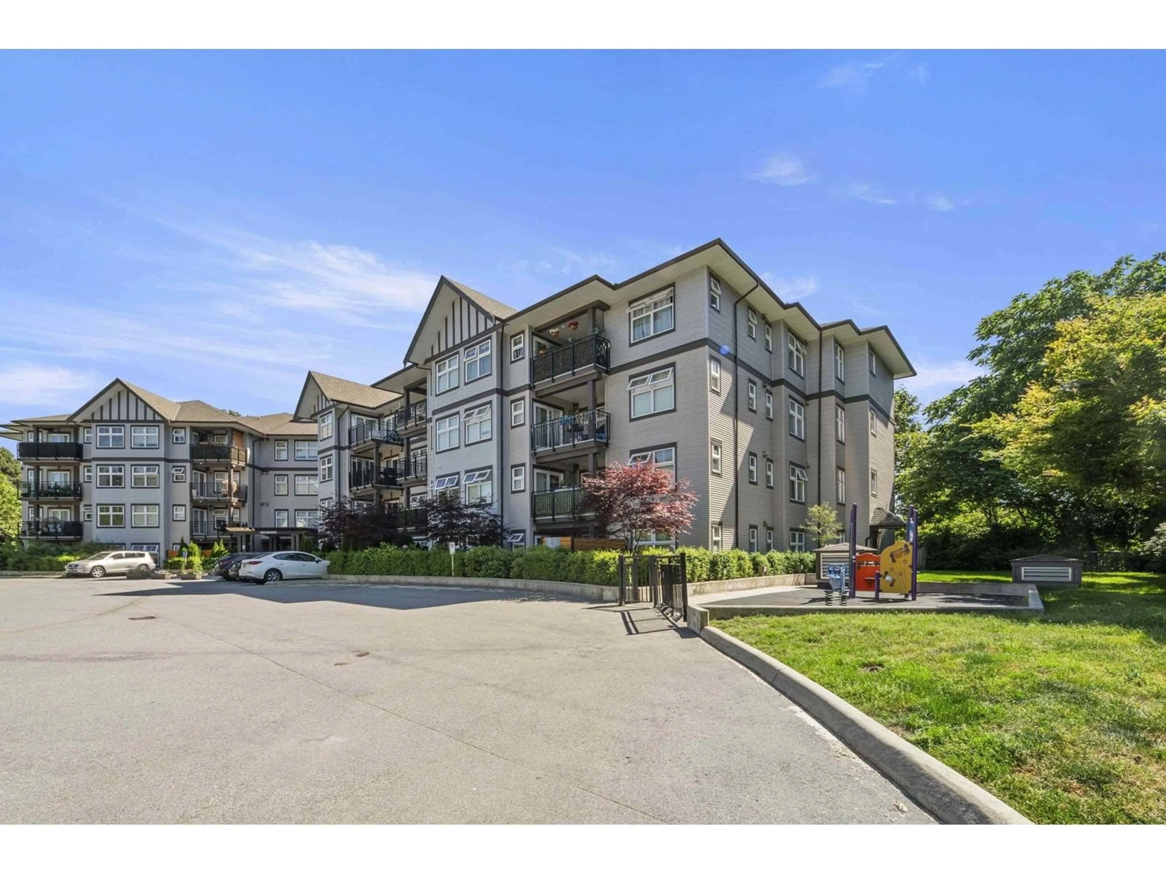 A pic from outside/outdoor area/front of a property/back of a property/a pic from drone, unknown for 367 - 27358 32, Langley British Columbia V4W3M5