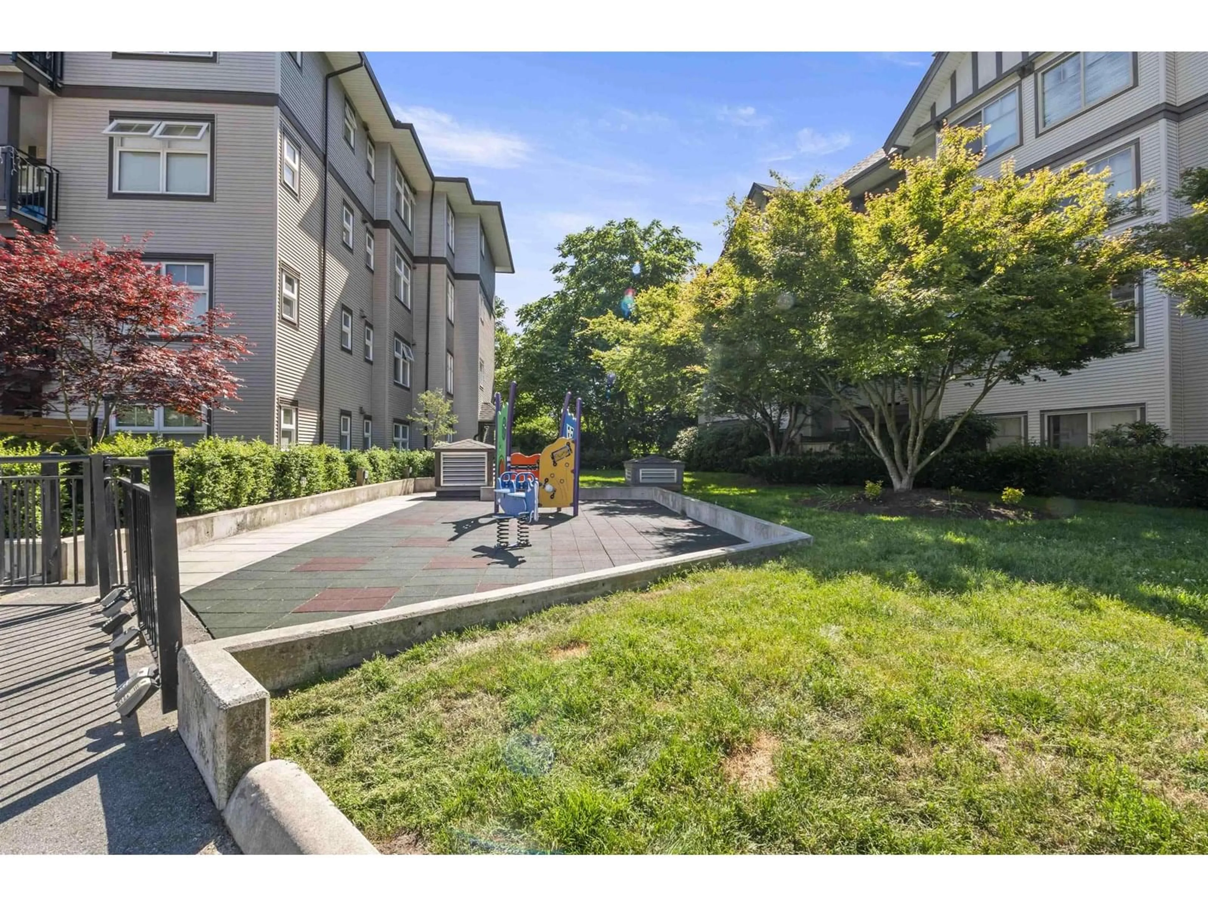 Patio, street for 367 - 27358 32, Langley British Columbia V4W3M5