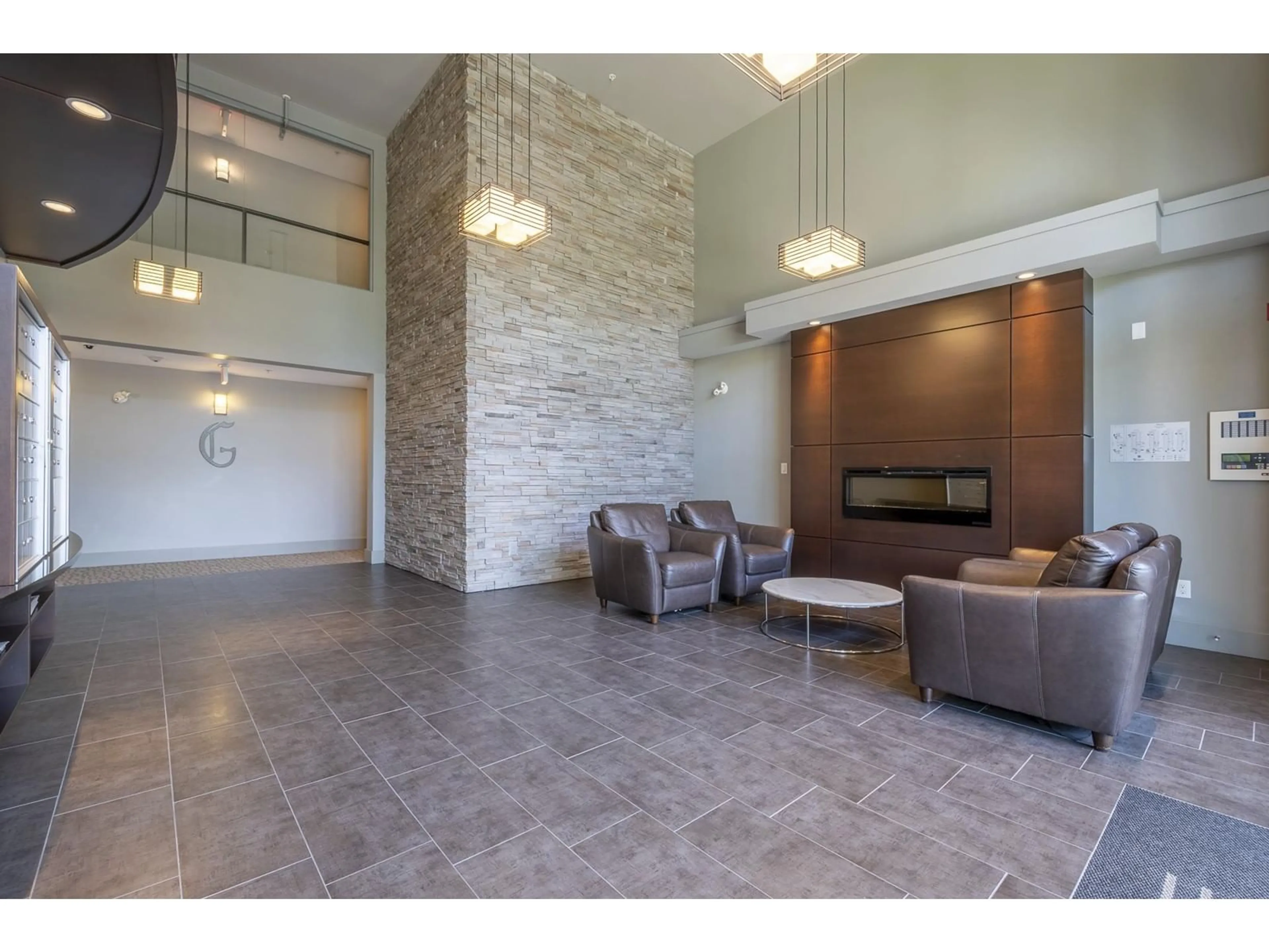 Lobby for 106 - 15310 17A, Surrey British Columbia V4A1V3