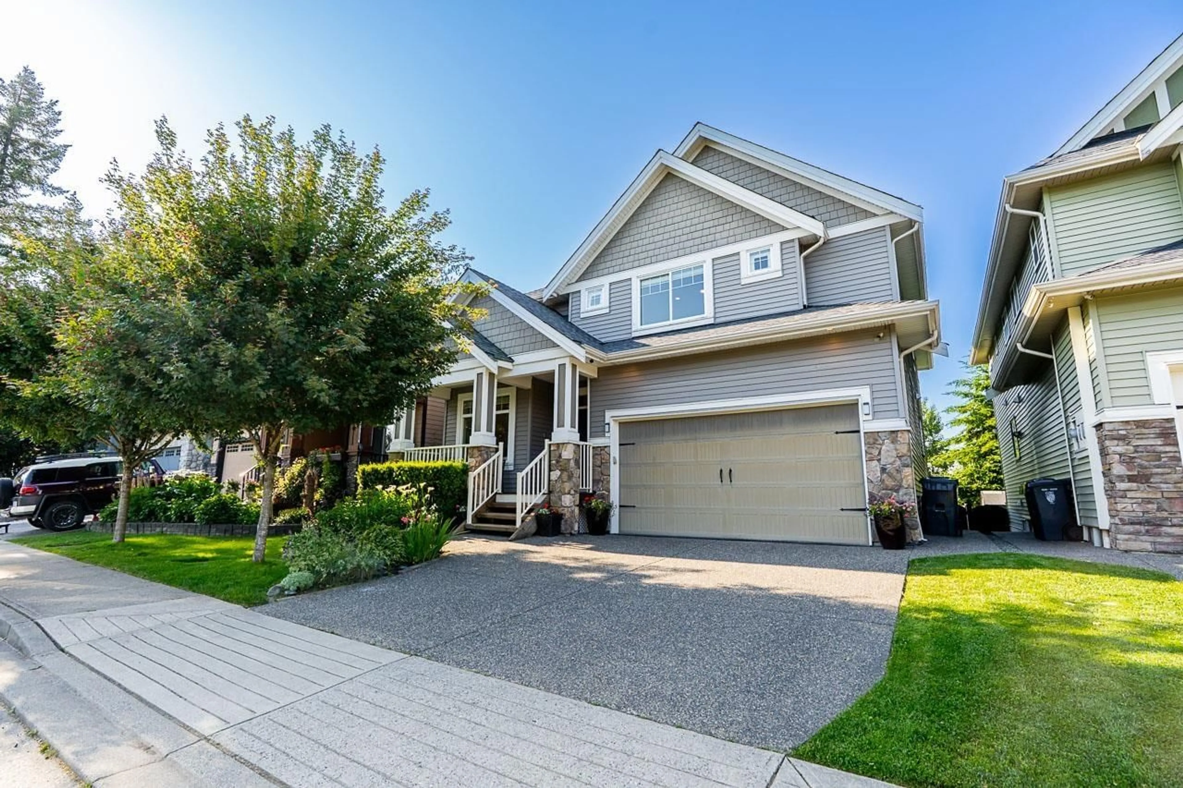 Home with vinyl exterior material, street for 20629 85, Langley British Columbia V2Y0R9