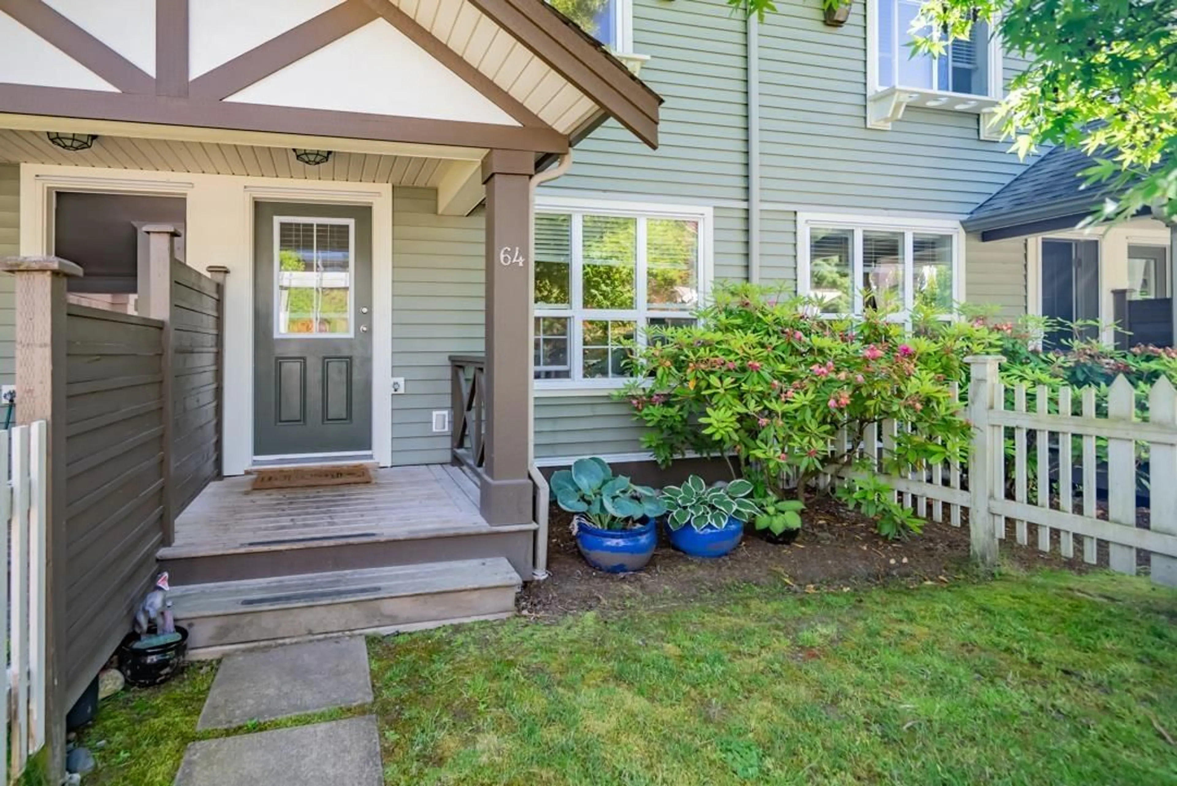 Home with vinyl exterior material, street for 64 - 4401 BLAUSON, Abbotsford British Columbia V3G0A4