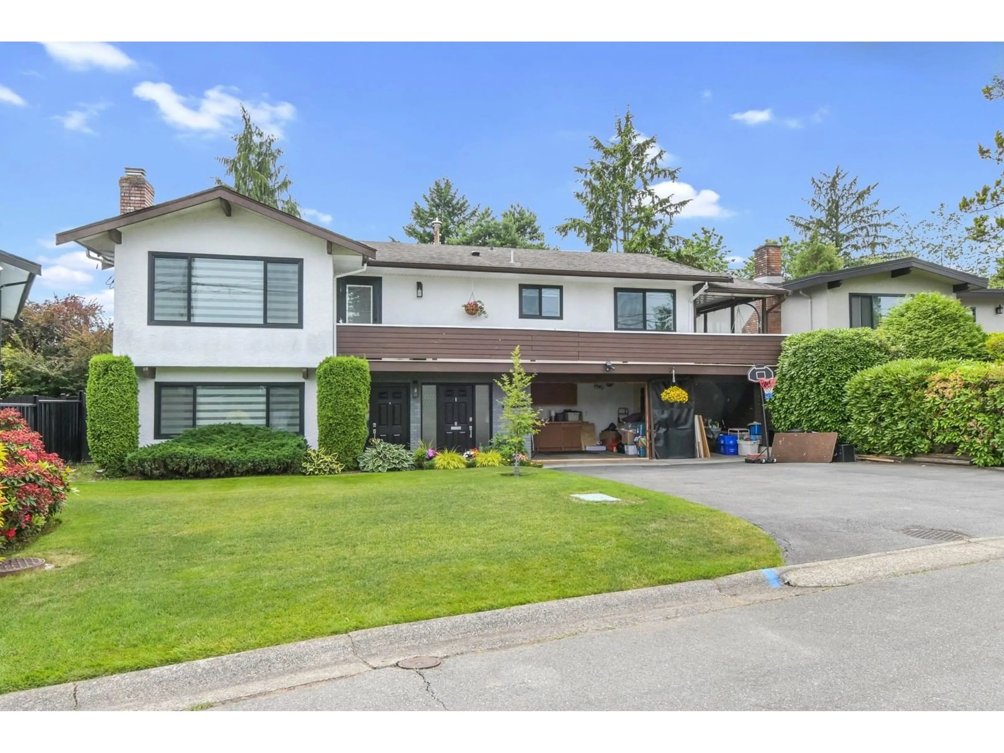 Home with vinyl exterior material, street for 11852 85A, Delta British Columbia V4C2V6