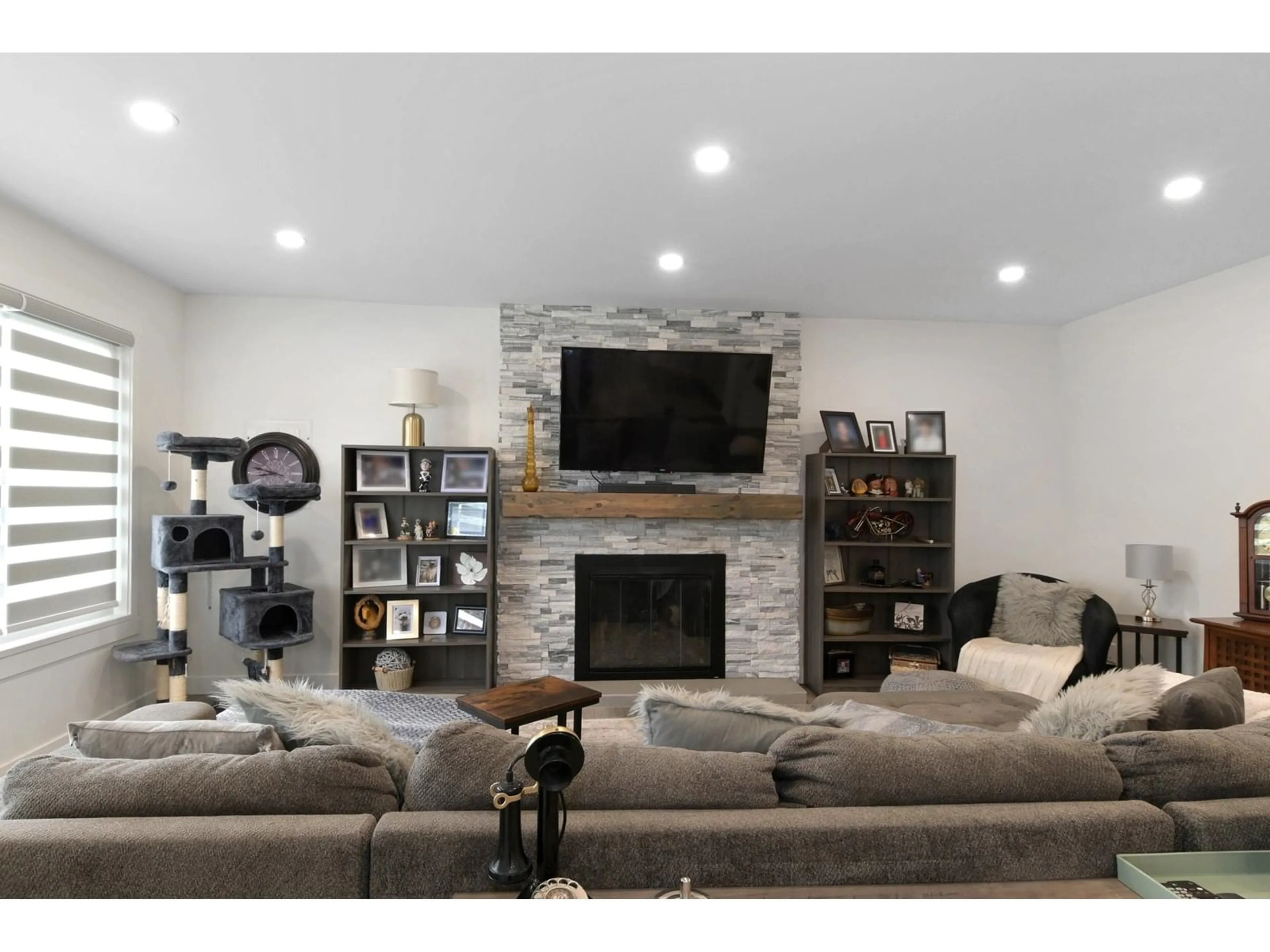 Living room with furniture, unknown for 11852 85A, Delta British Columbia V4C2V6