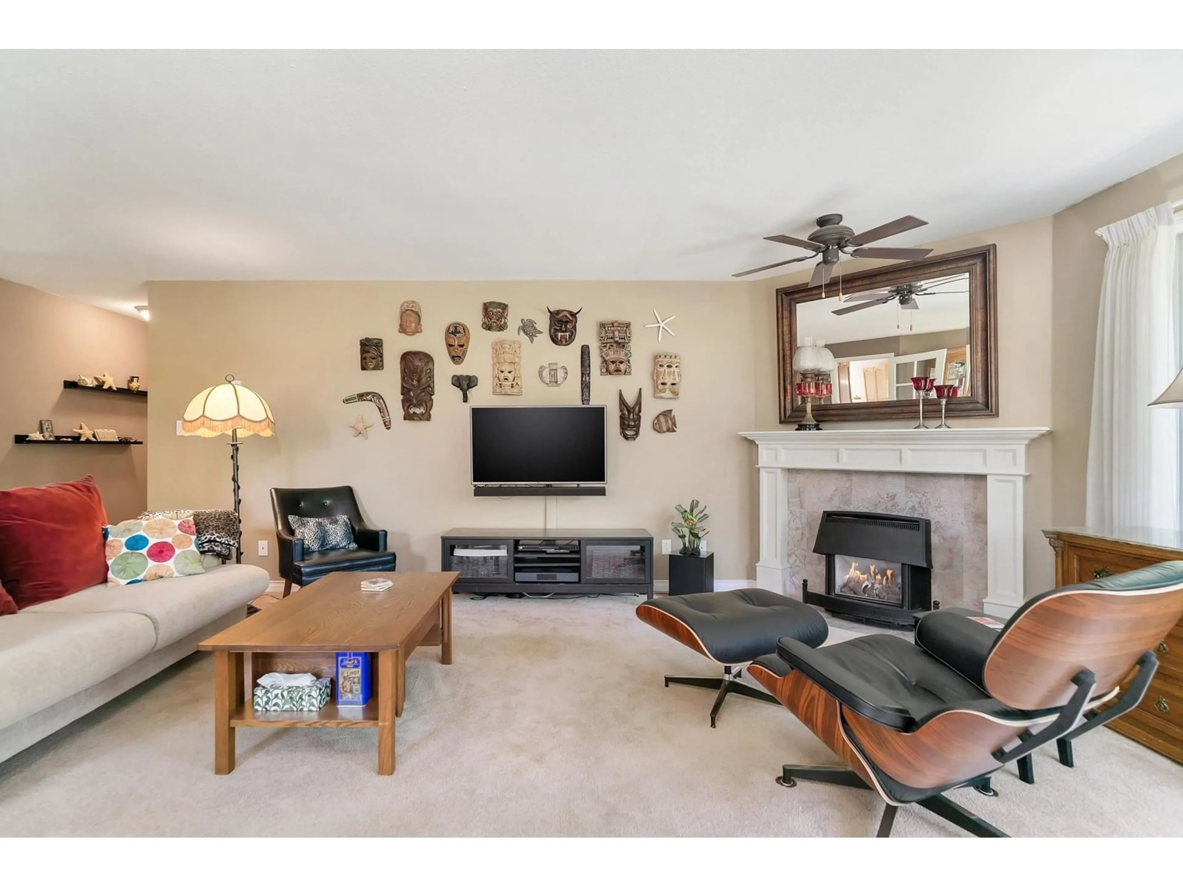 Living room with furniture, unknown for 54 - 3115 TRAFALGAR, Abbotsford British Columbia V2S8C5