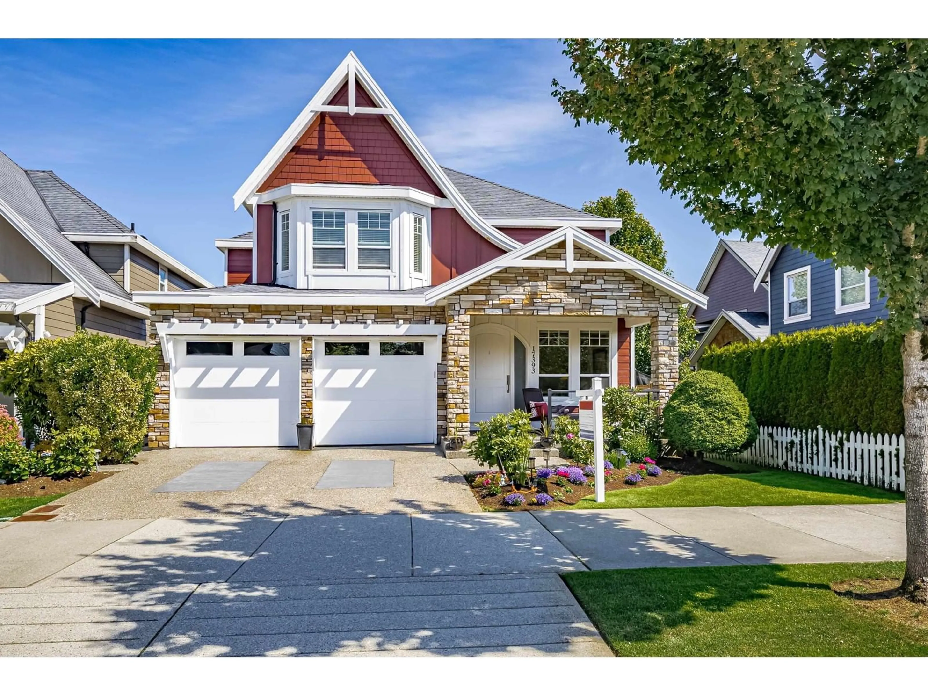 Home with vinyl exterior material, street for 17393 2, Surrey British Columbia V3Z6R9