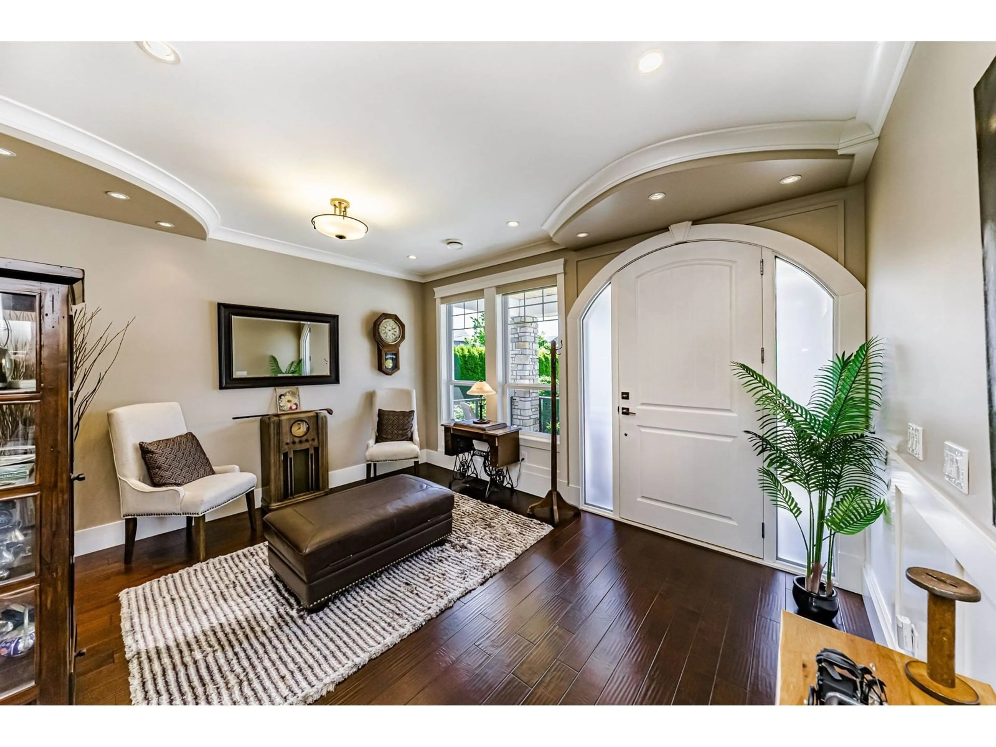 Indoor entryway for 17393 2, Surrey British Columbia V3Z6R9