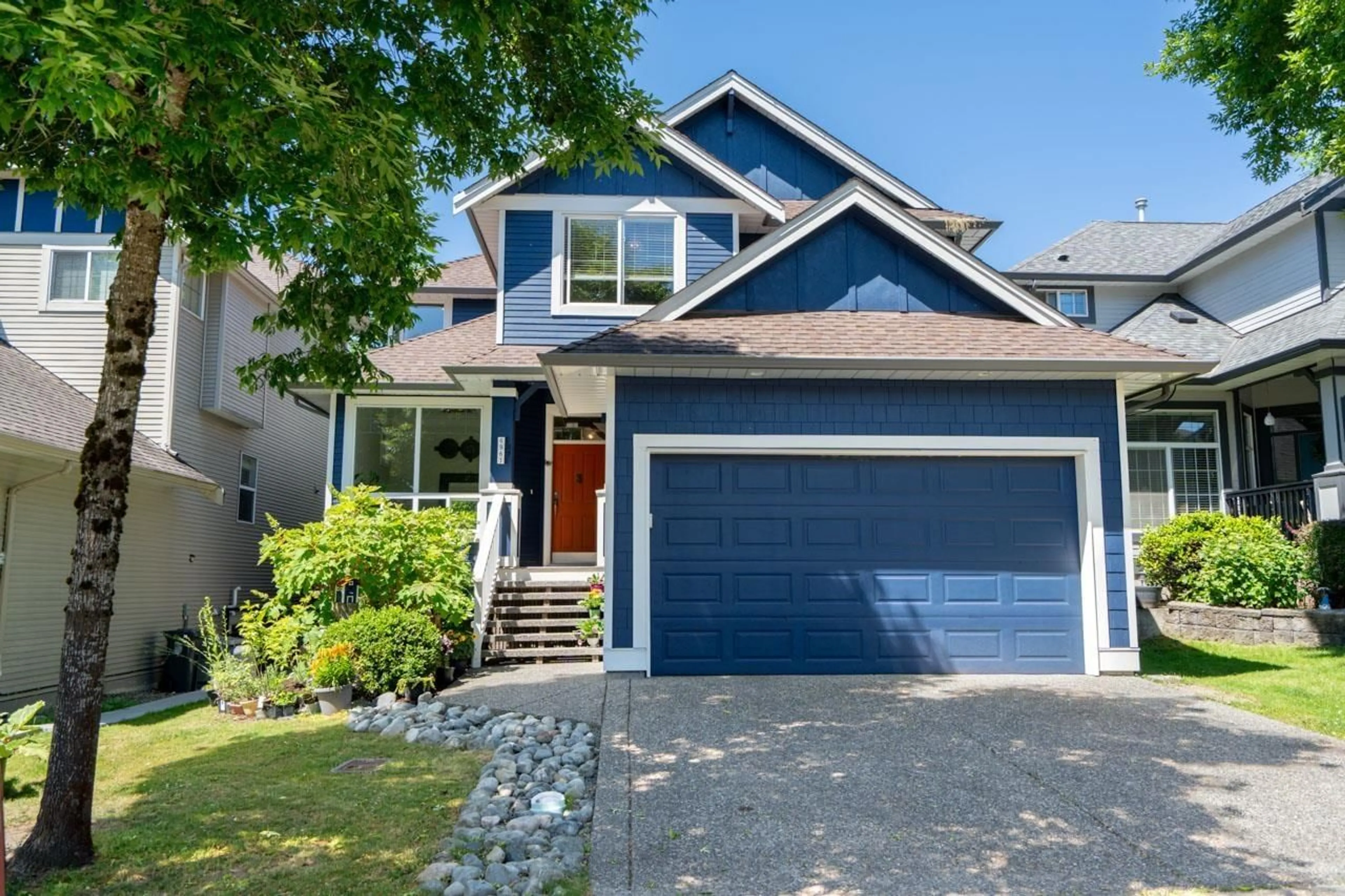 Home with vinyl exterior material, street for 6961 196A, Langley British Columbia V2Y3A7