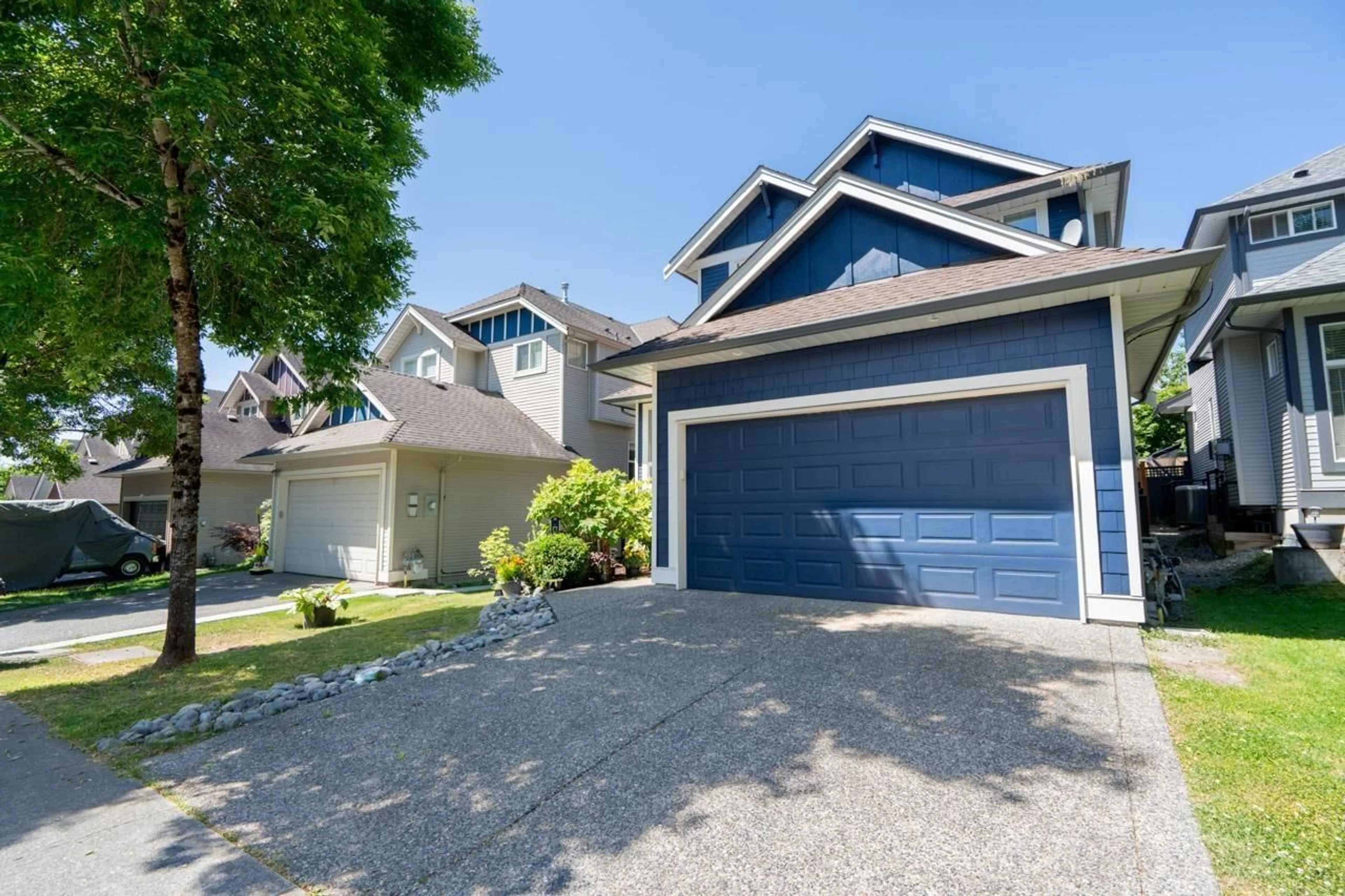 Home with vinyl exterior material, street for 6961 196A, Langley British Columbia V2Y3A7