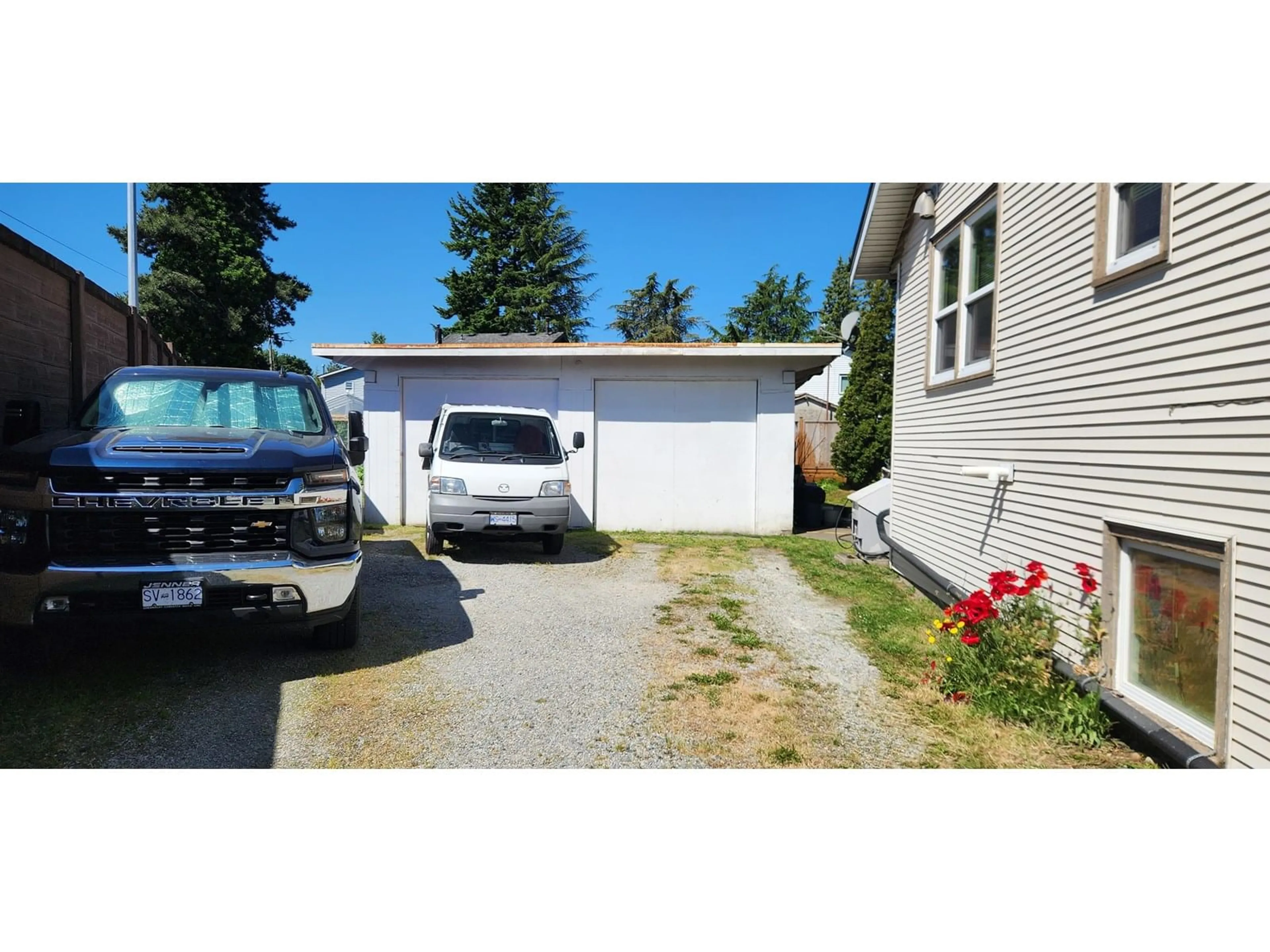 Indoor garage for 8631 BROOKE, Delta British Columbia V4C4G2