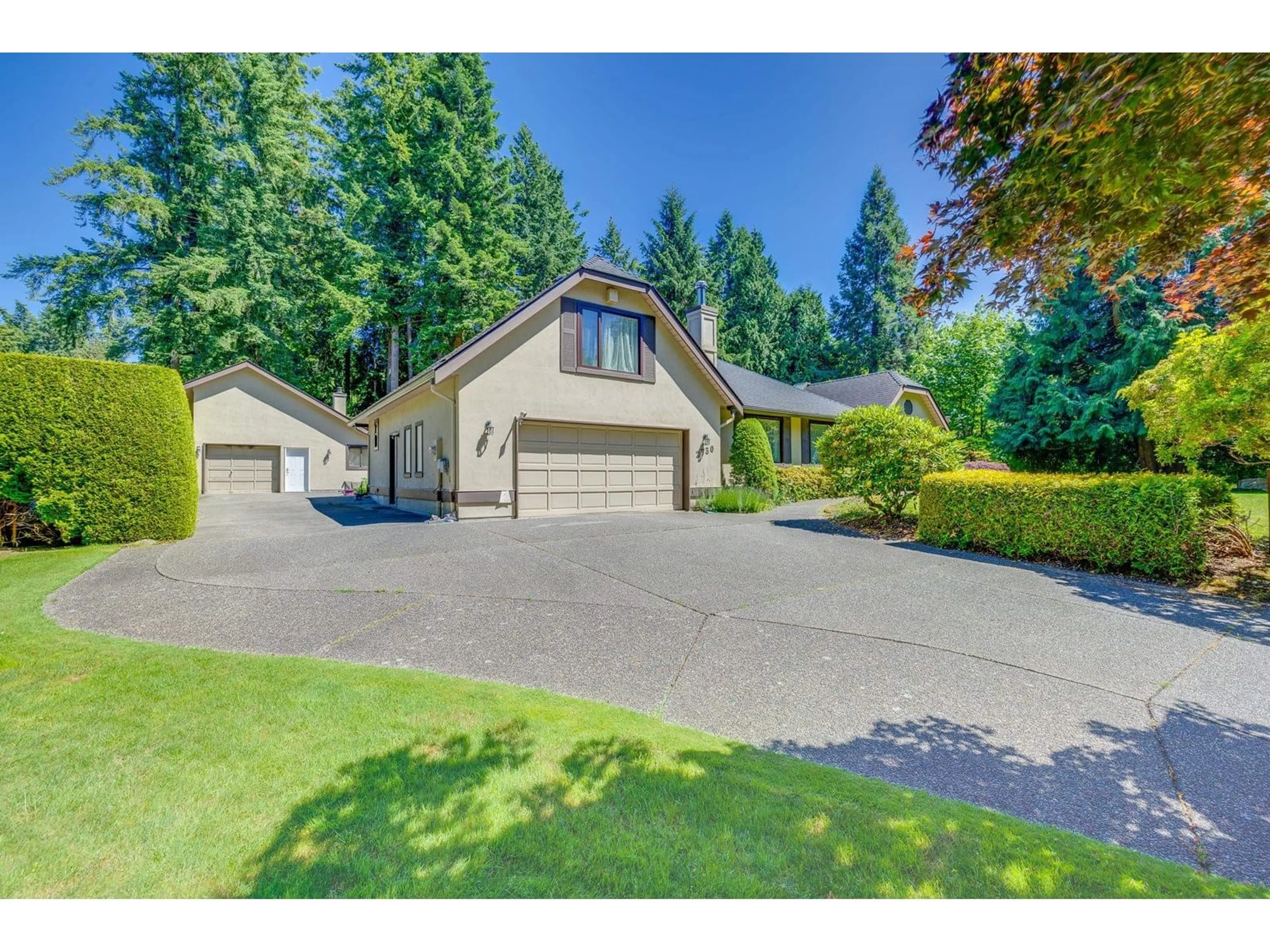 A pic from outside/outdoor area/front of a property/back of a property/a pic from drone, street for 2730 133, Surrey British Columbia V4P1X9
