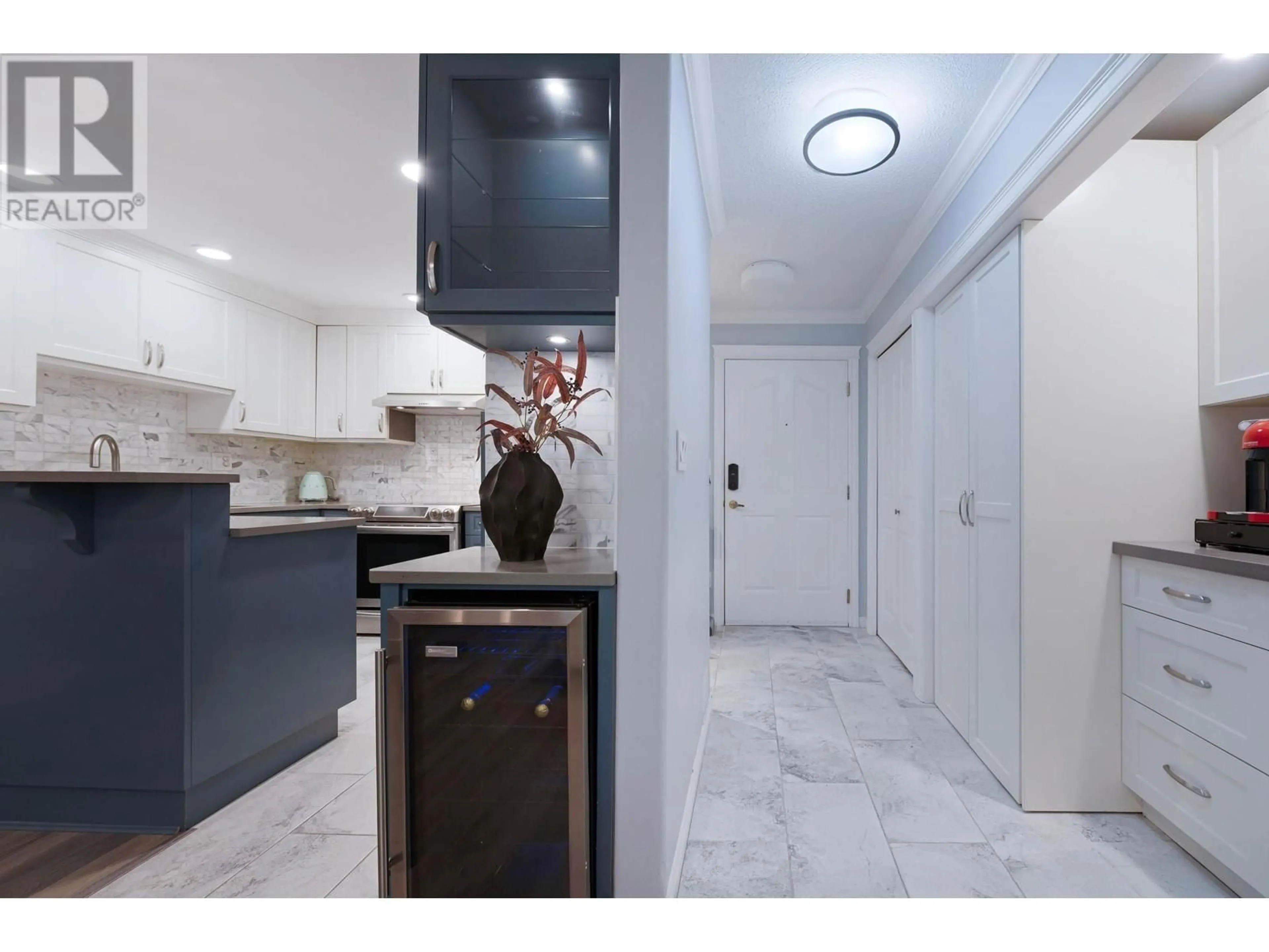Standard kitchen, ceramic/tile floor for 107 - 74 MINER STREET, New Westminster British Columbia V3L5N6