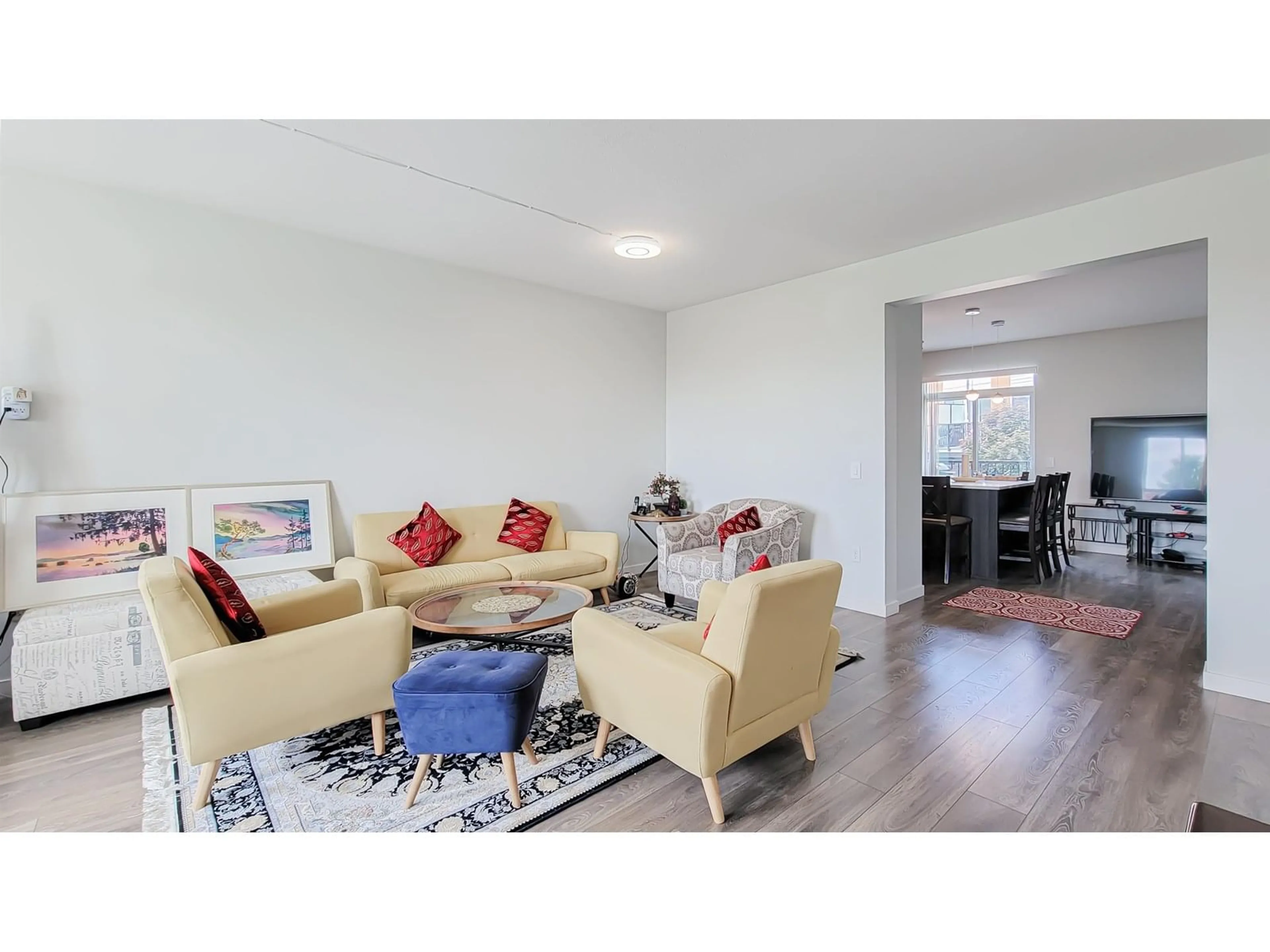 Living room with furniture, unknown for 101 - 15111 EDMUND, Surrey British Columbia V3S0A5