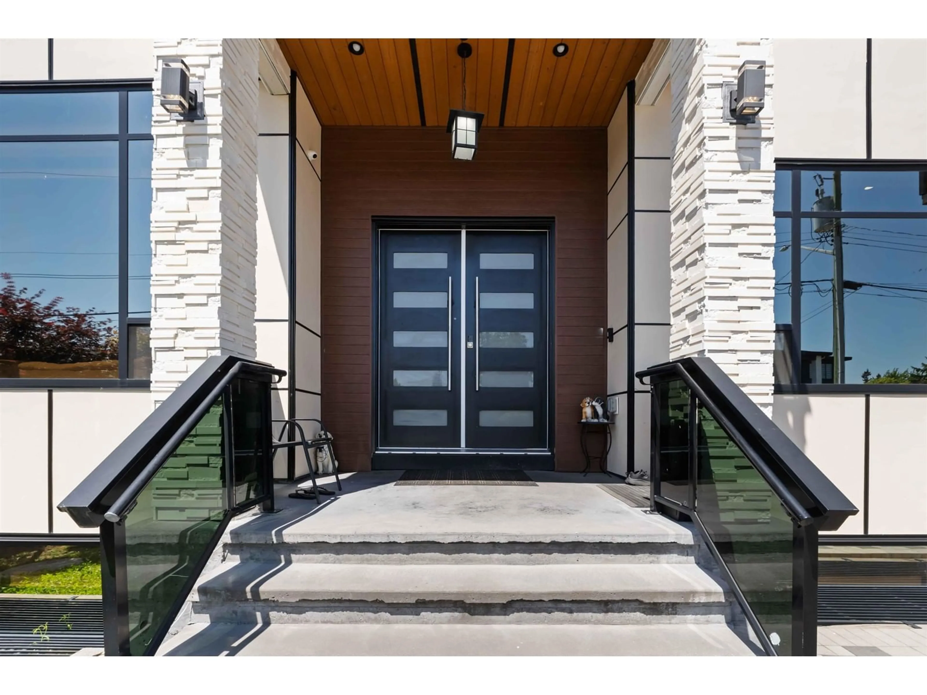 Indoor entryway for 32235 PINEVIEW, Abbotsford British Columbia V2T1R2